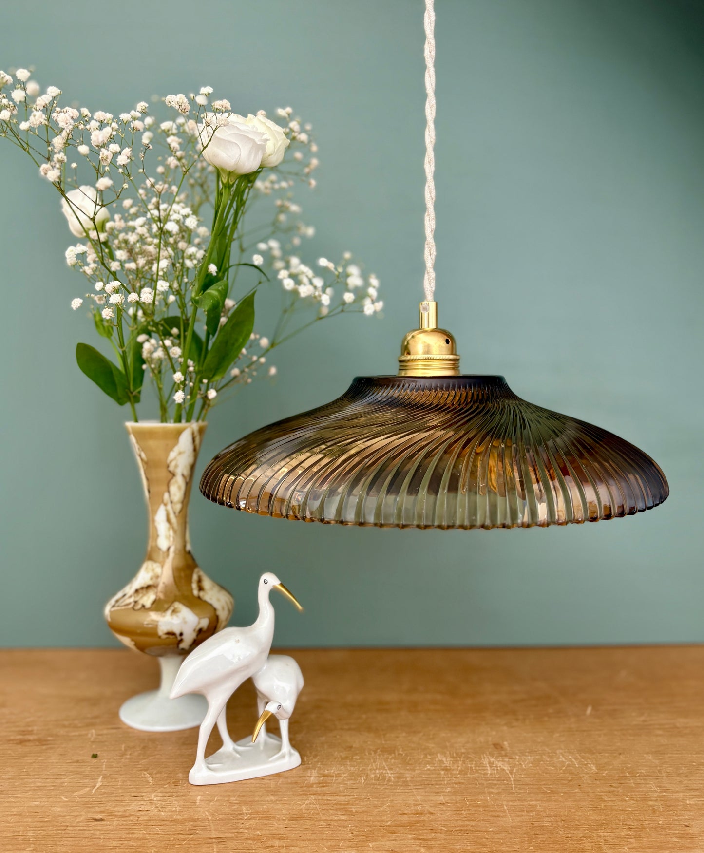 Suspension abat-jour vintage en verre moulé ambré - collection vaisselle -