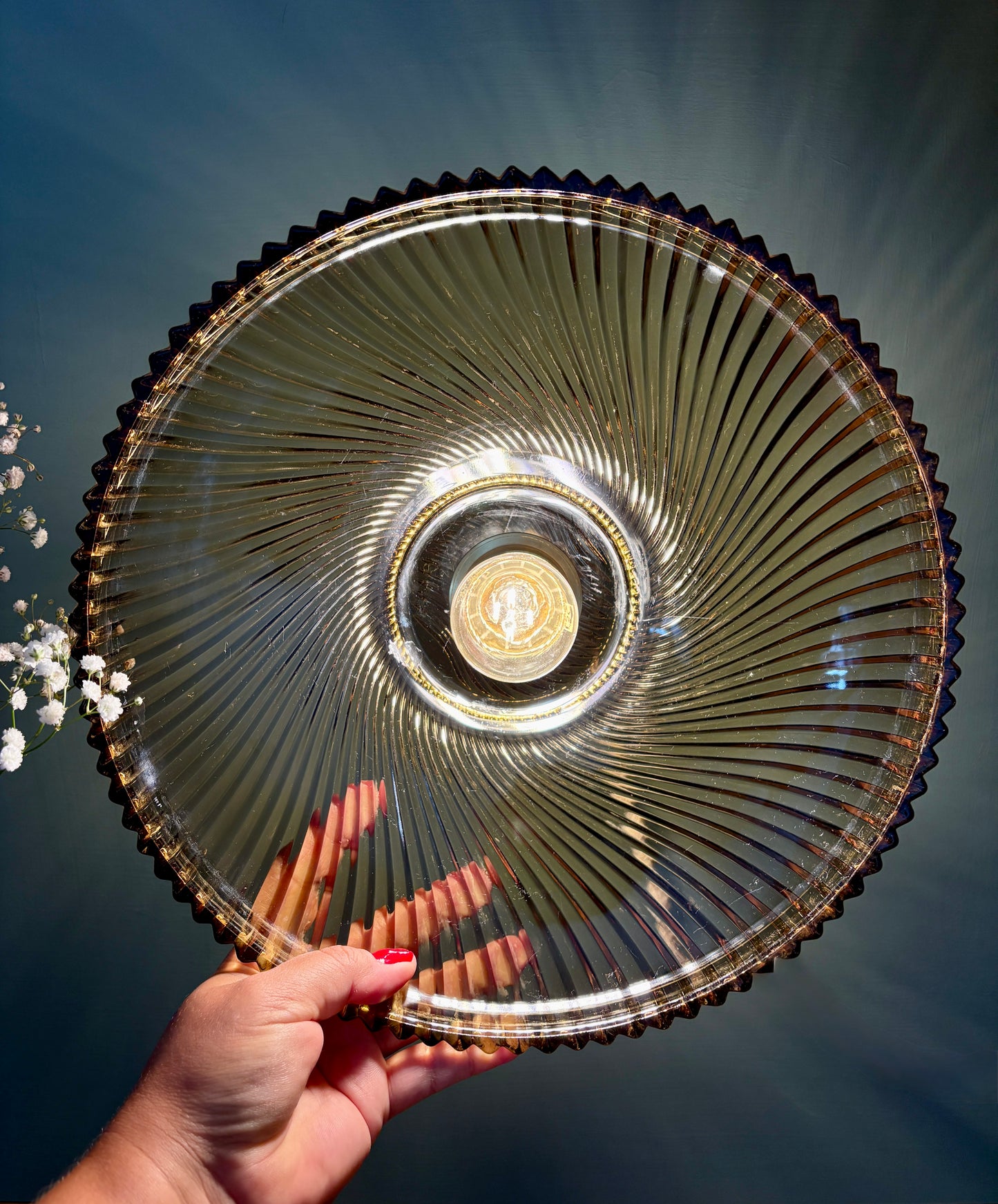 Suspension abat-jour vintage en verre moulé ambré - collection vaisselle -