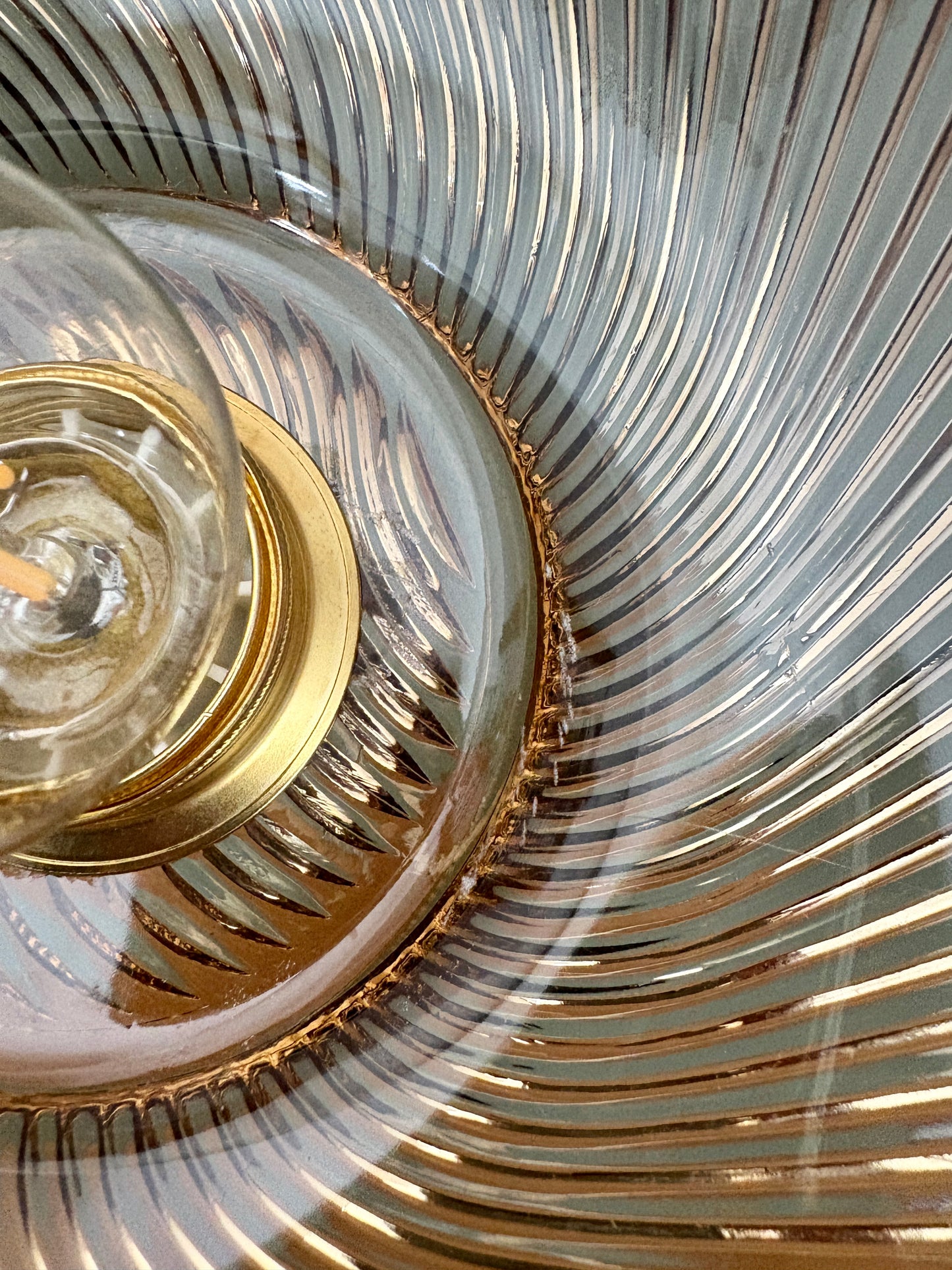 Suspension abat-jour vintage en verre moulé ambré - collection vaisselle -