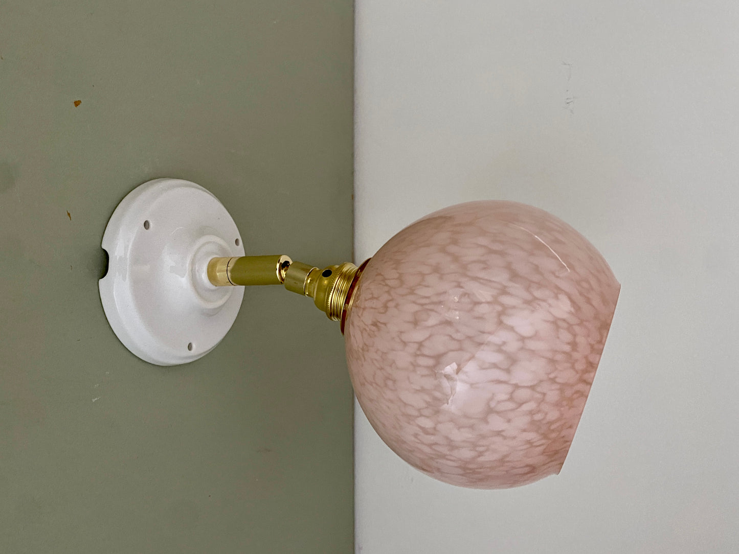 Applique tulipe vintage en verre de clichy rose