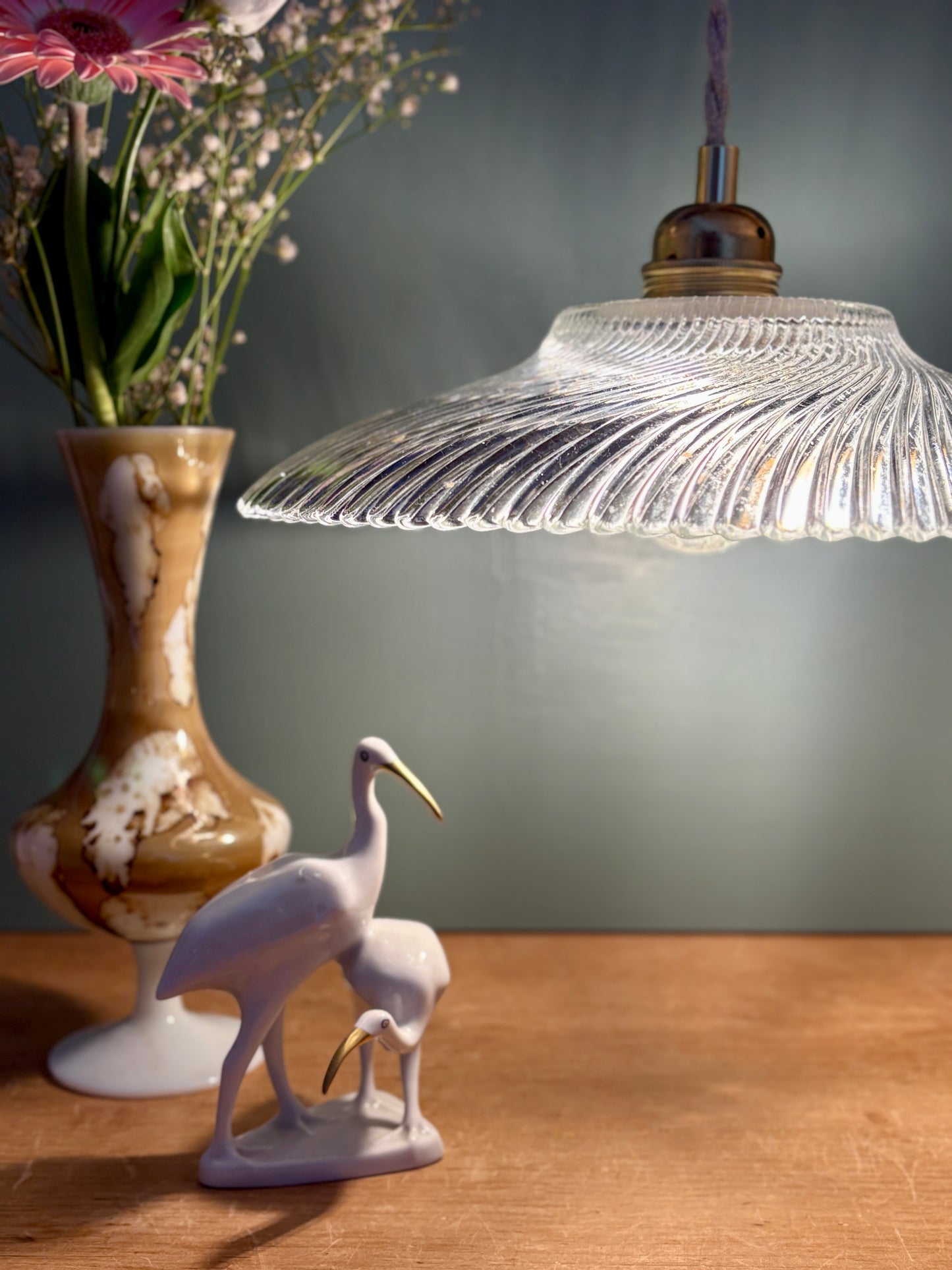 Suspension abat-jour vintage en verre moulé strié - collection vaisselle -