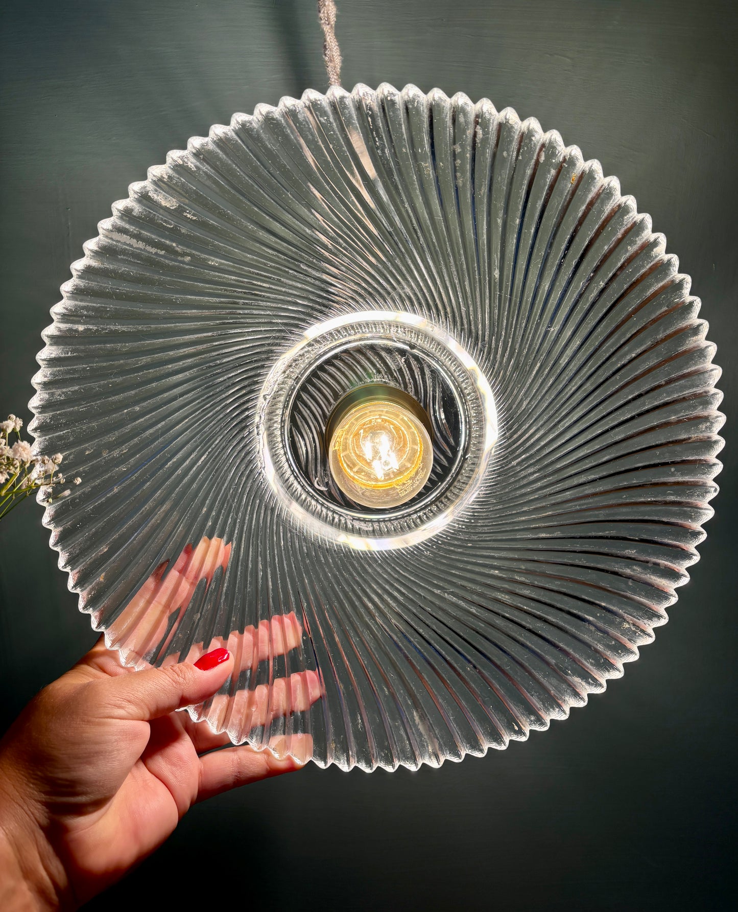 Suspension abat-jour vintage en verre moulé strié - collection vaisselle -