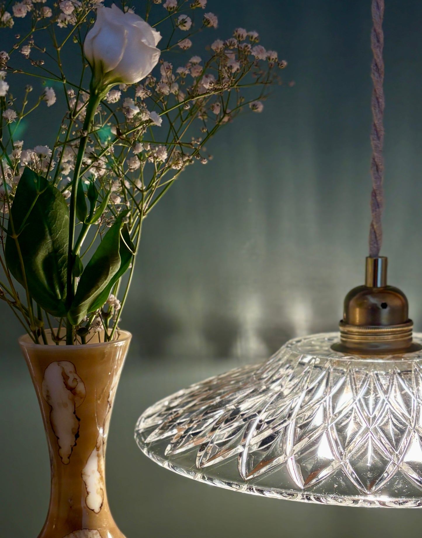 Suspension abat-jour vintage en verre moulé - collection vaisselle -