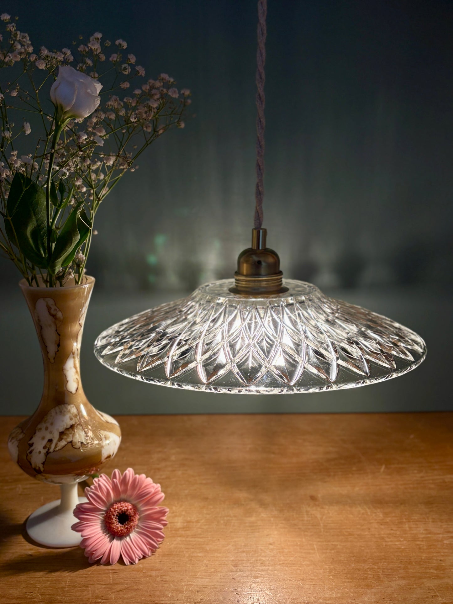 Suspension abat-jour vintage en verre moulé - collection vaisselle -