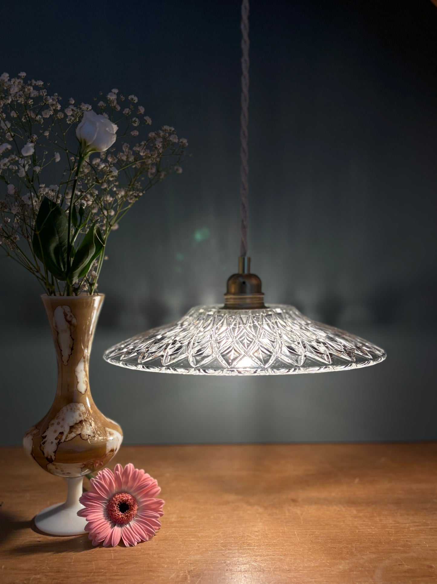 Suspension abat-jour vintage en verre moulé - collection vaisselle -