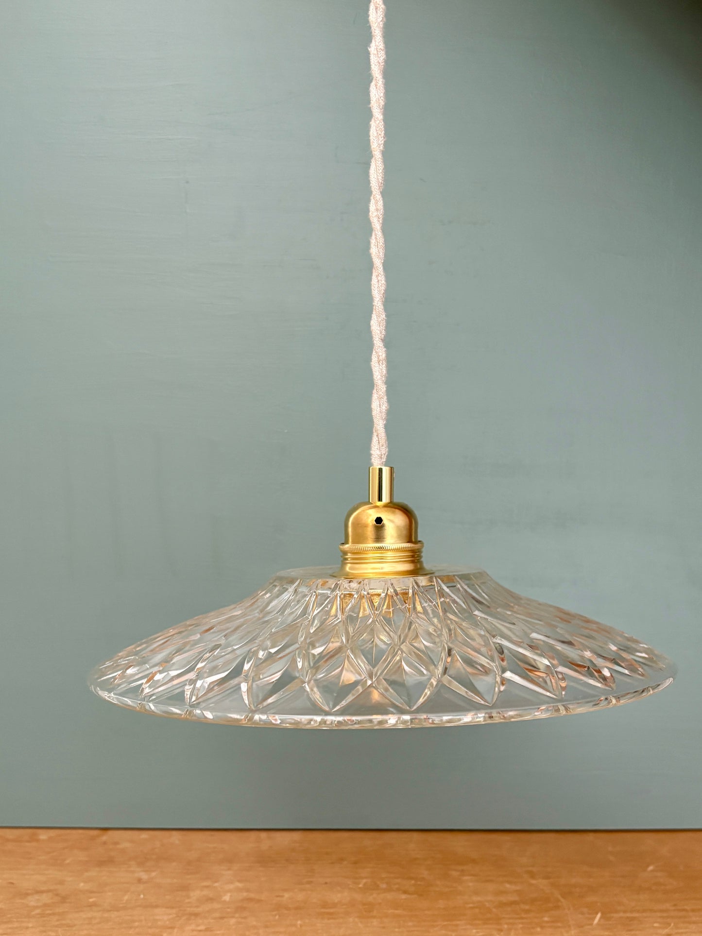 Suspension abat-jour vintage en verre moulé - collection vaisselle -