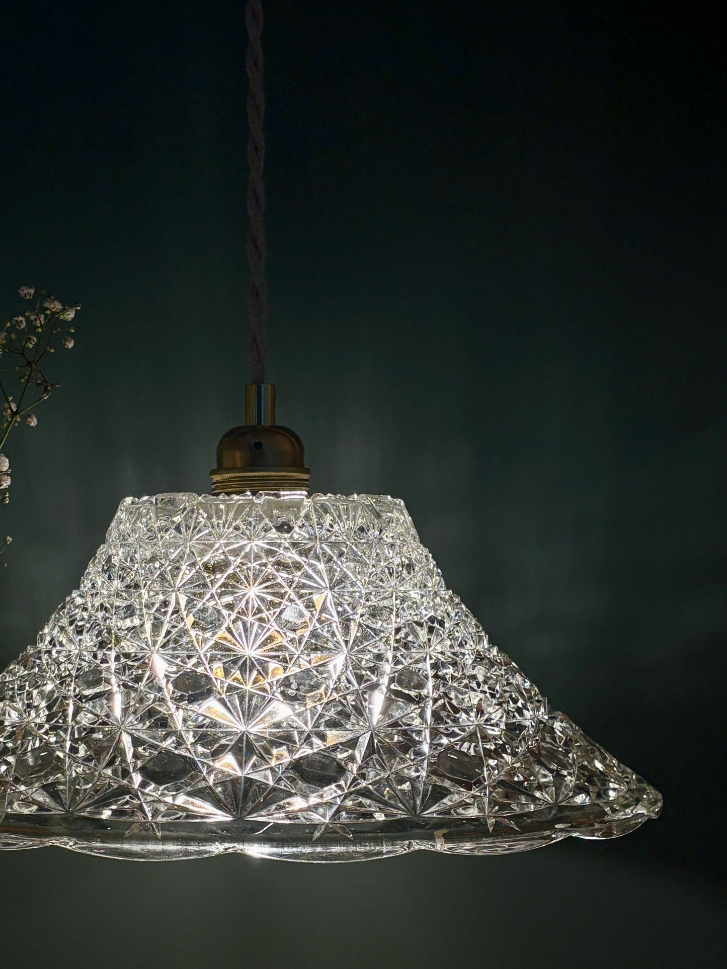 Suspension abat-jour vintage en verre moulé - collection vaisselle -