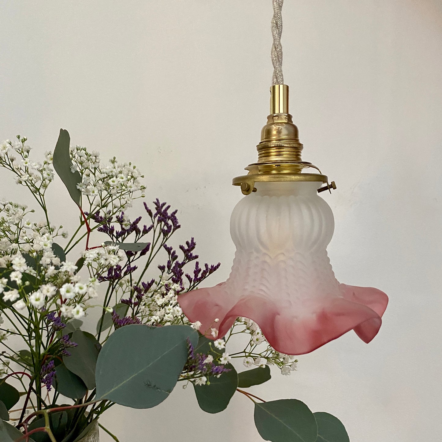 Baladeuse tulipe vintage en verre dépoli rose