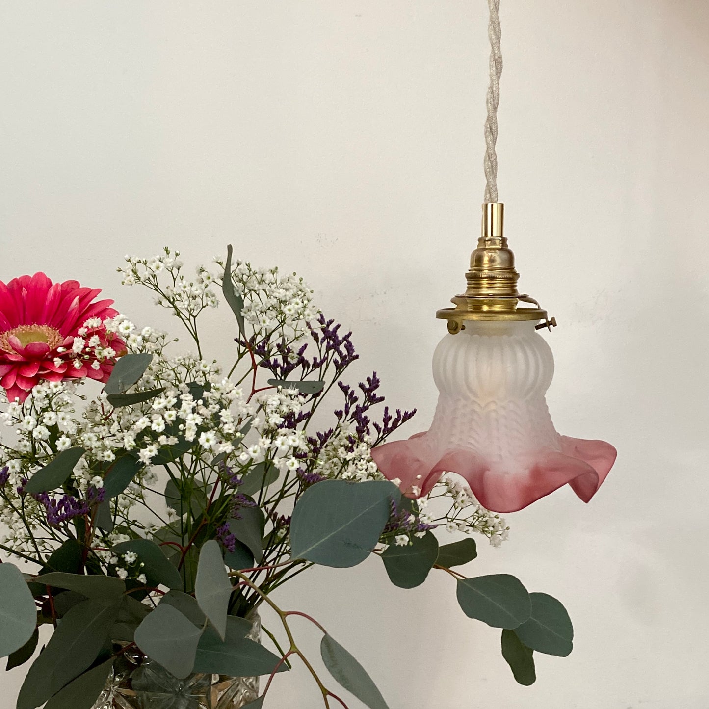 Baladeuse tulipe vintage en verre dépoli rose