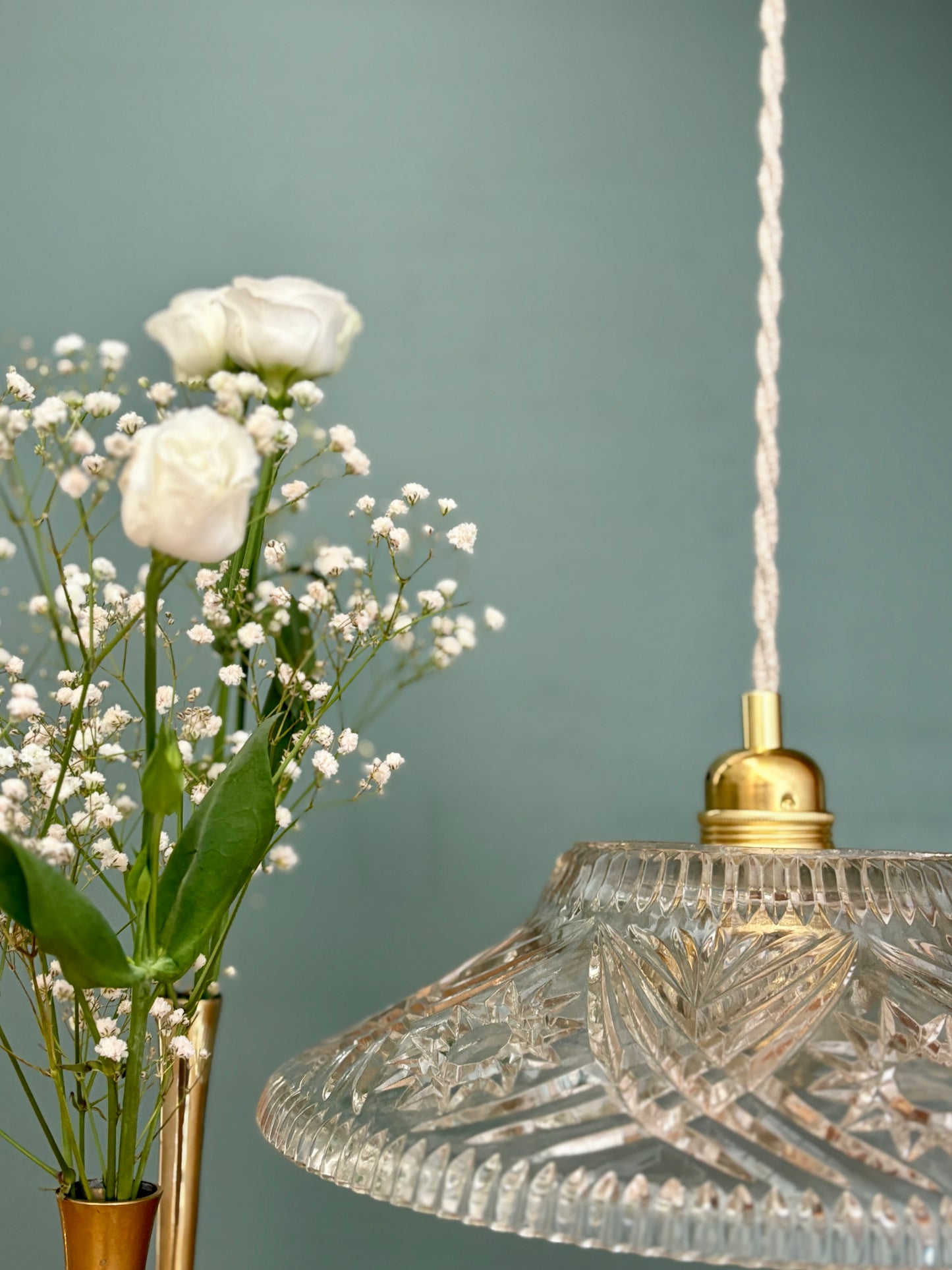 Suspension abat-jour vintage en verre travaillé - collection vaisselle -