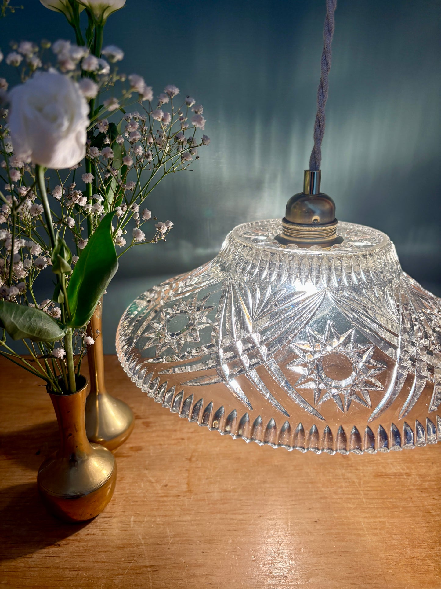 Suspension abat-jour vintage en verre travaillé - collection vaisselle -