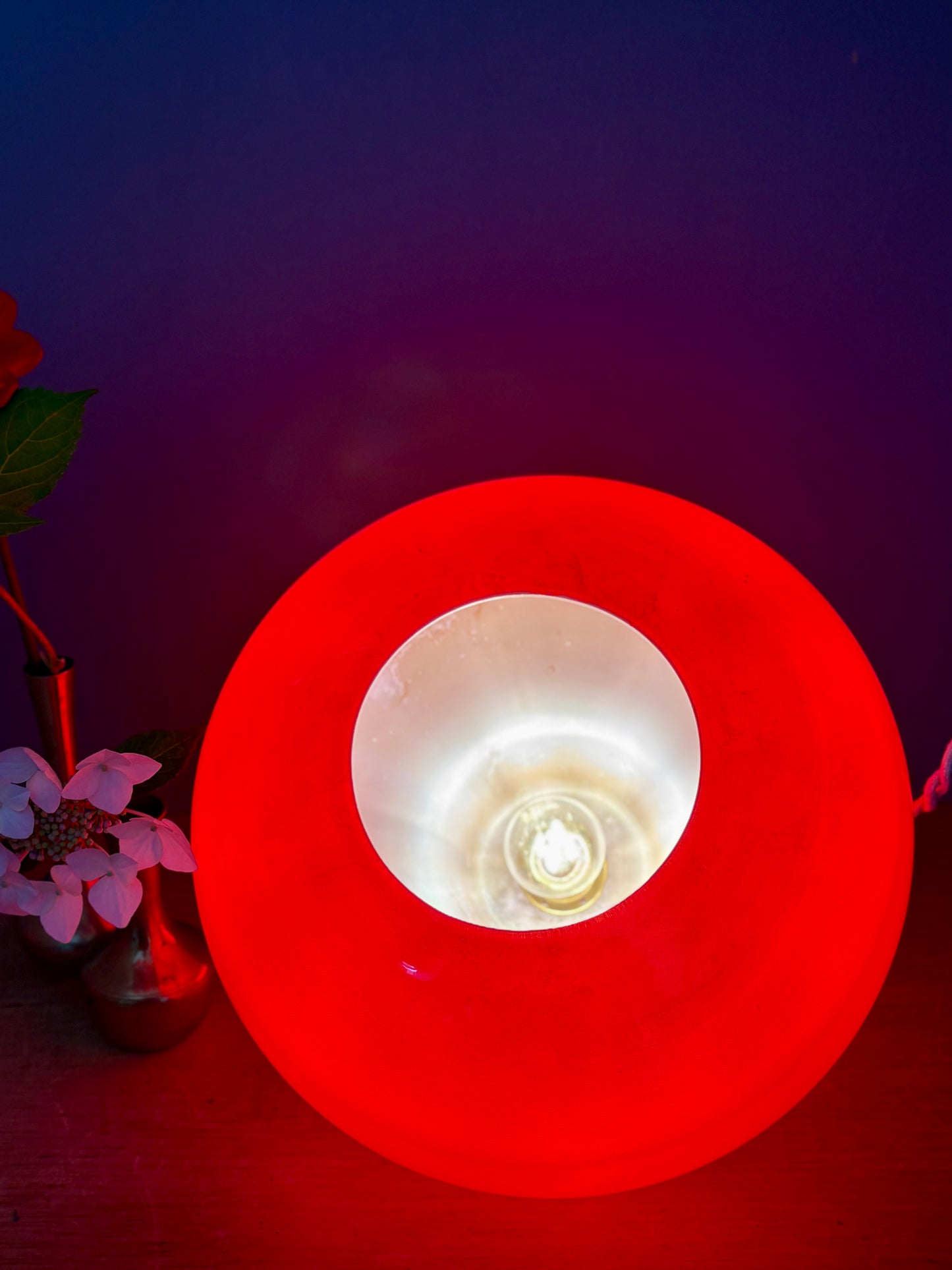 Suspension globe vintage en opaline rouge