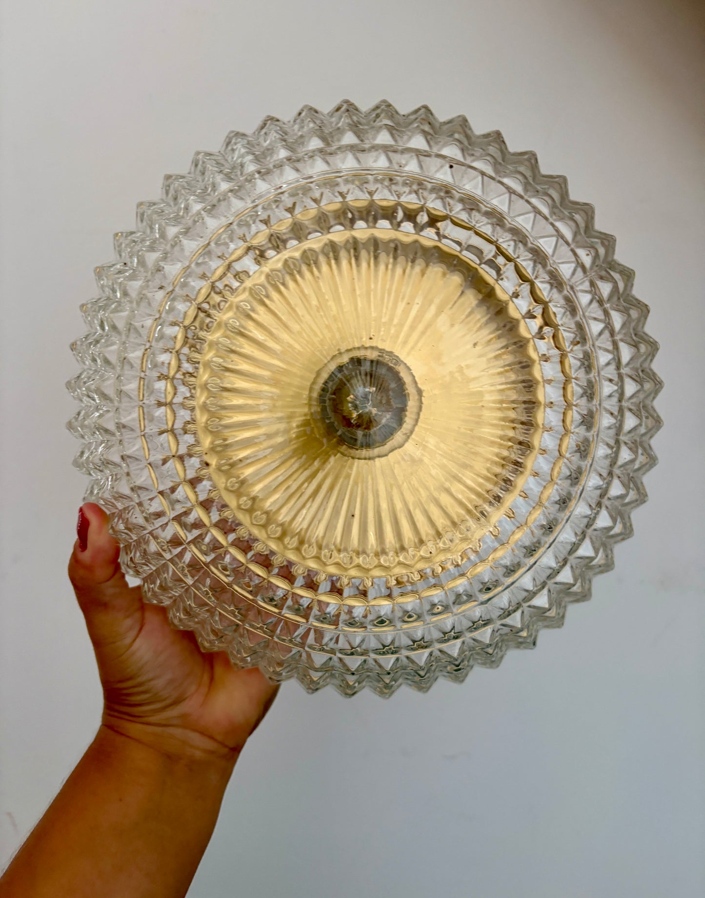 Applique ou plafonnier globe vintage en verre moulé pointe de diamant