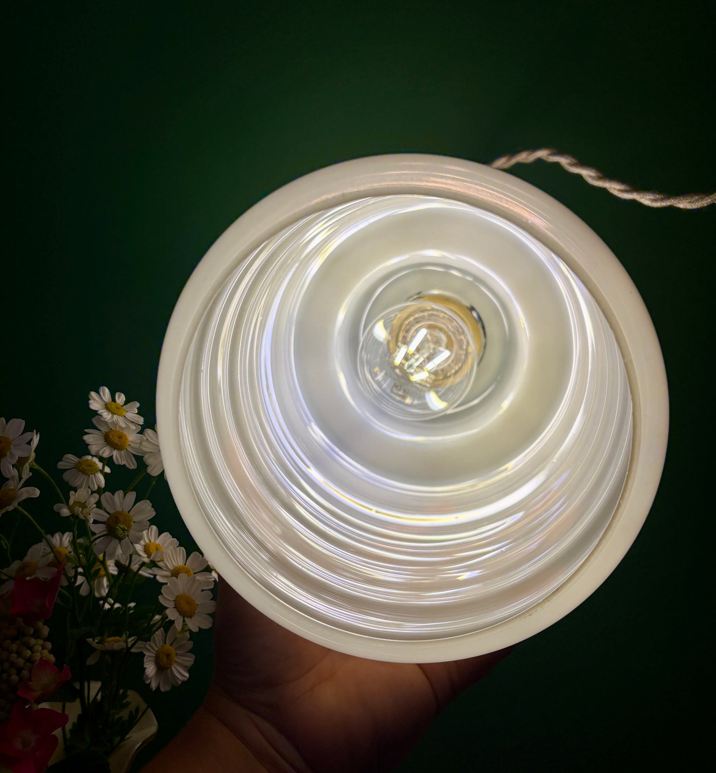 suspension globe vintage en opaline jaune pâle