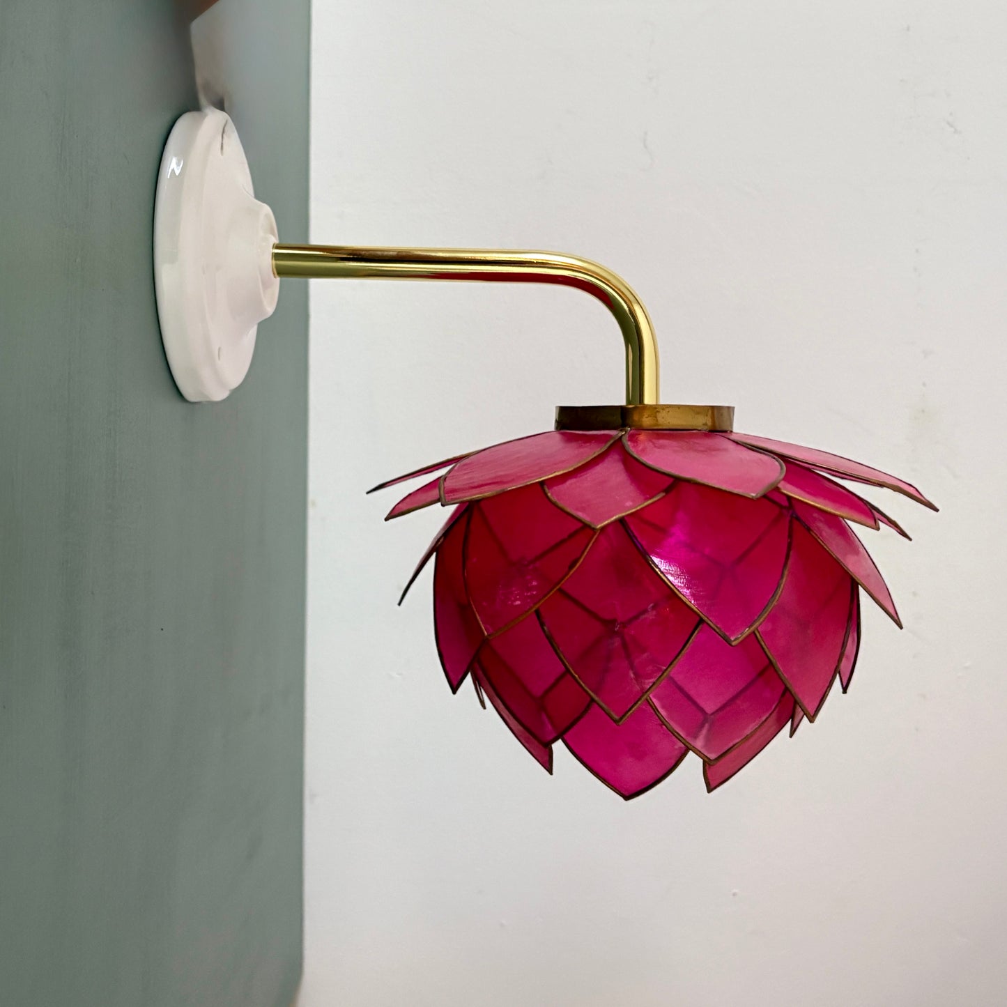 Applique coudée abat-jour vintage en nacre rose