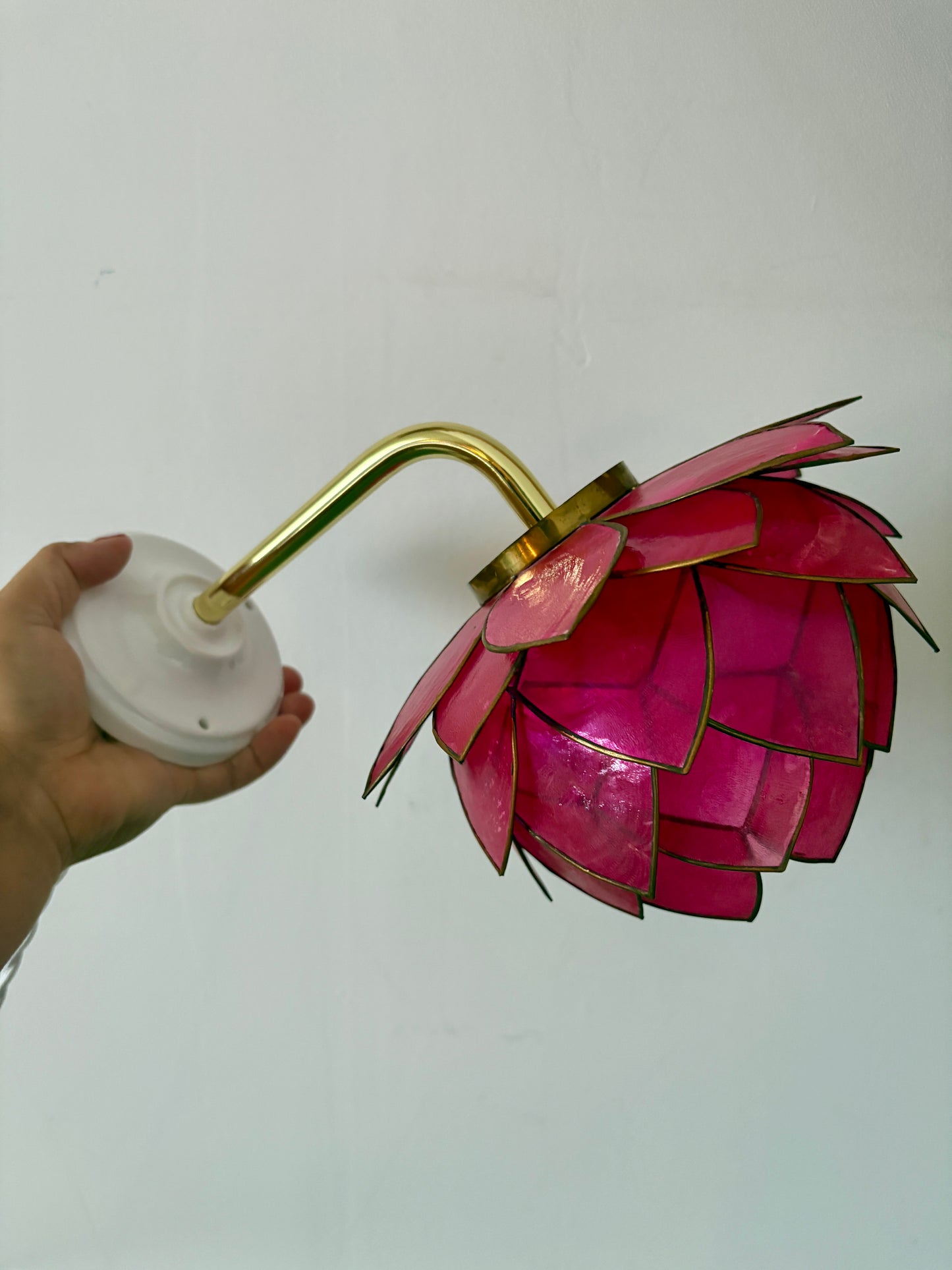 Applique coudée abat-jour vintage en nacre rose