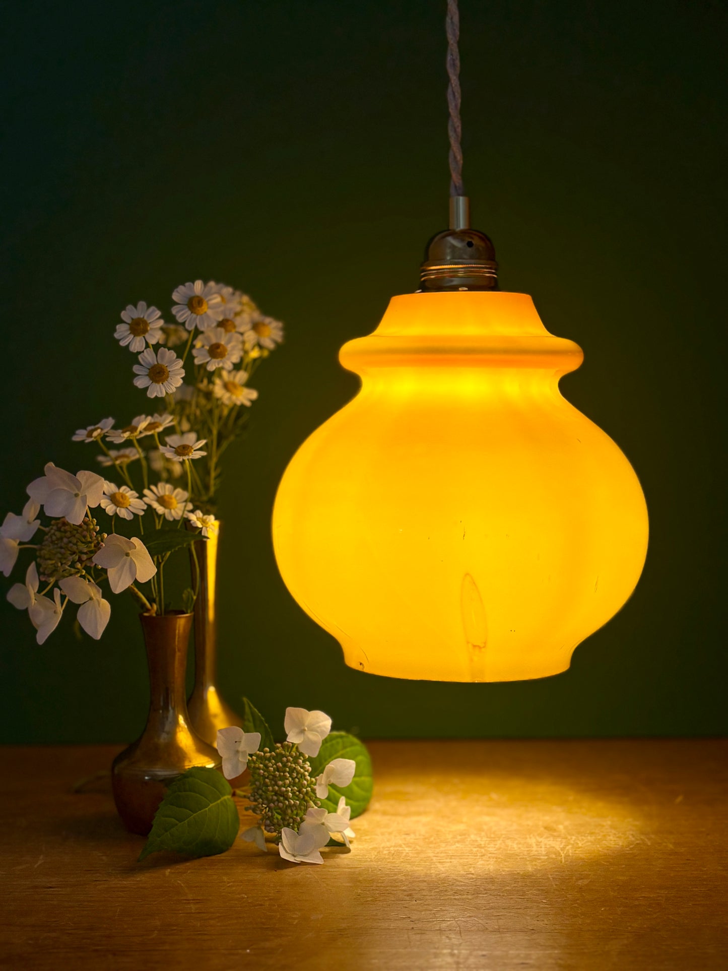 Suspension globe vintage en opaline orange