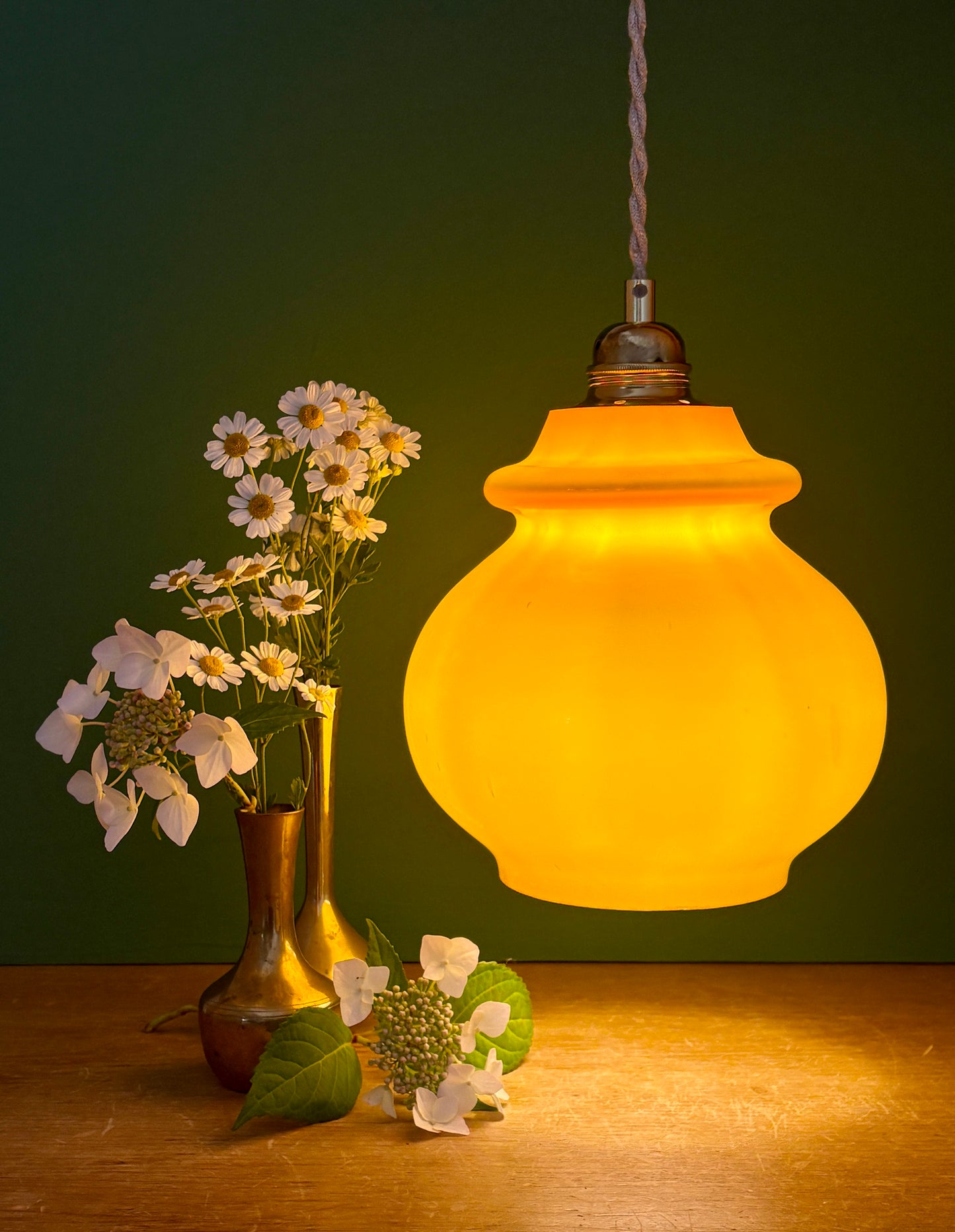 Suspension globe vintage en opaline orange