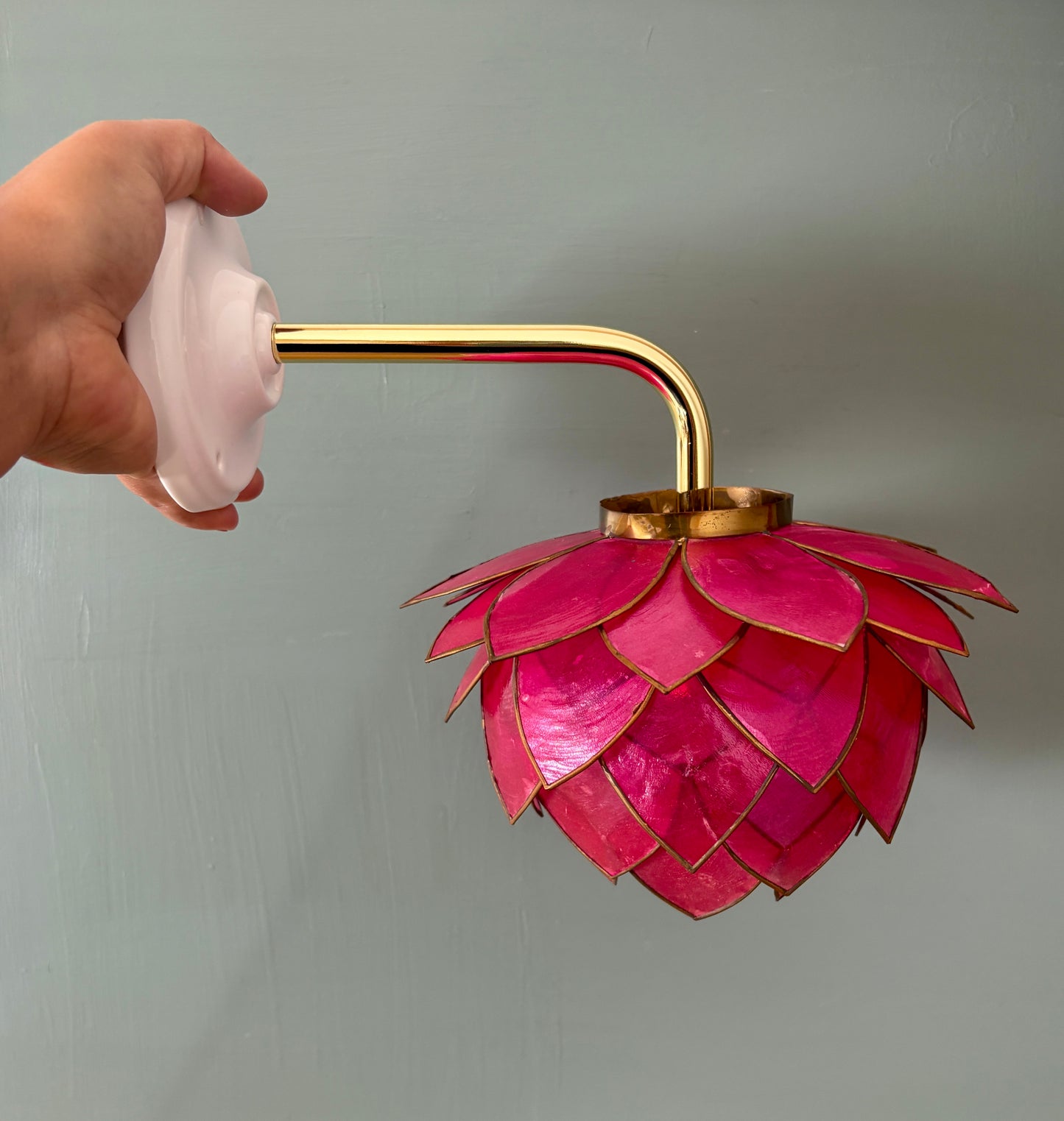 Applique coudée abat-jour vintage en nacre rose