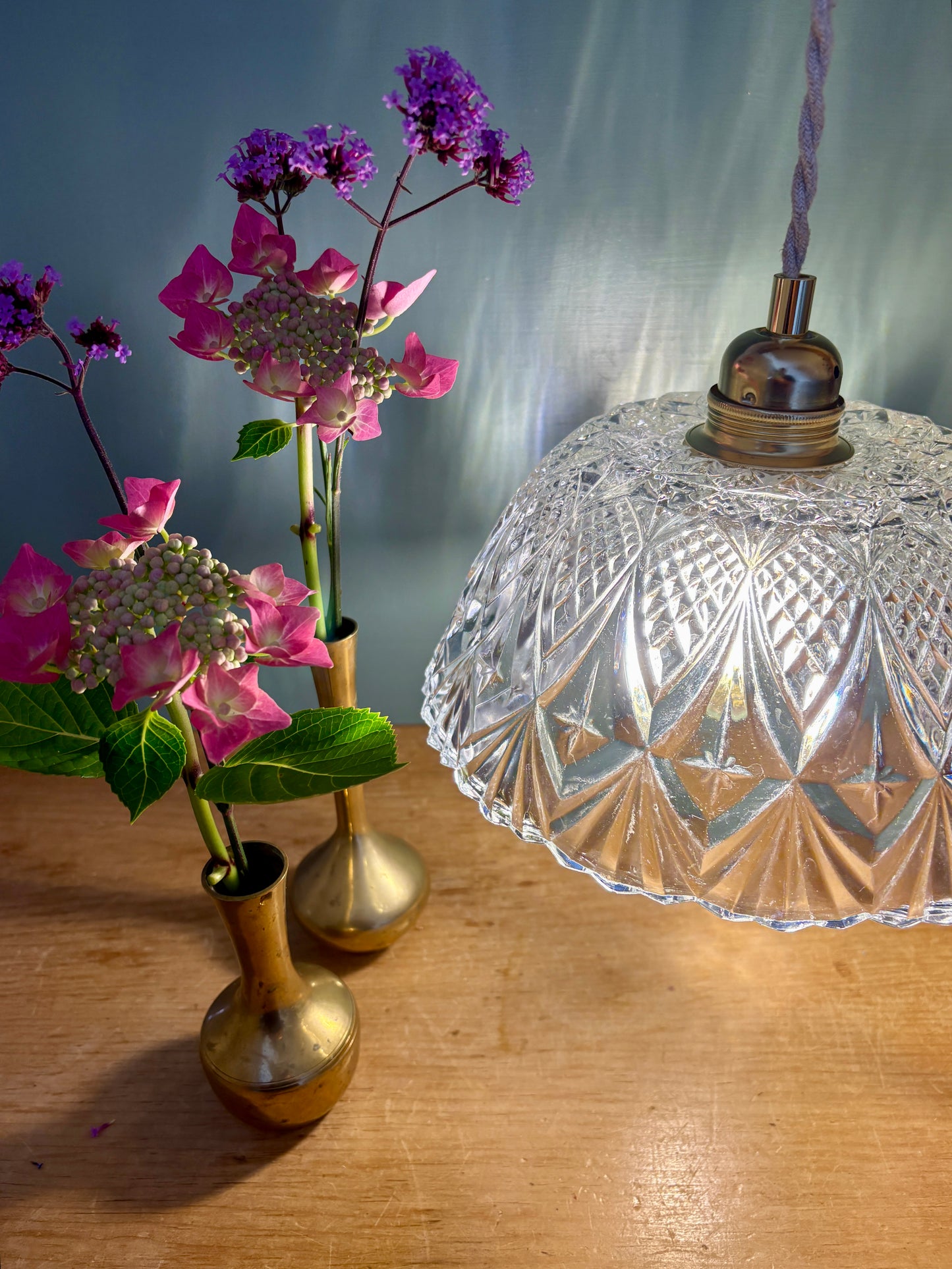 Suspension abat-jour vintage en verre travaillé - collection vaisselle -
