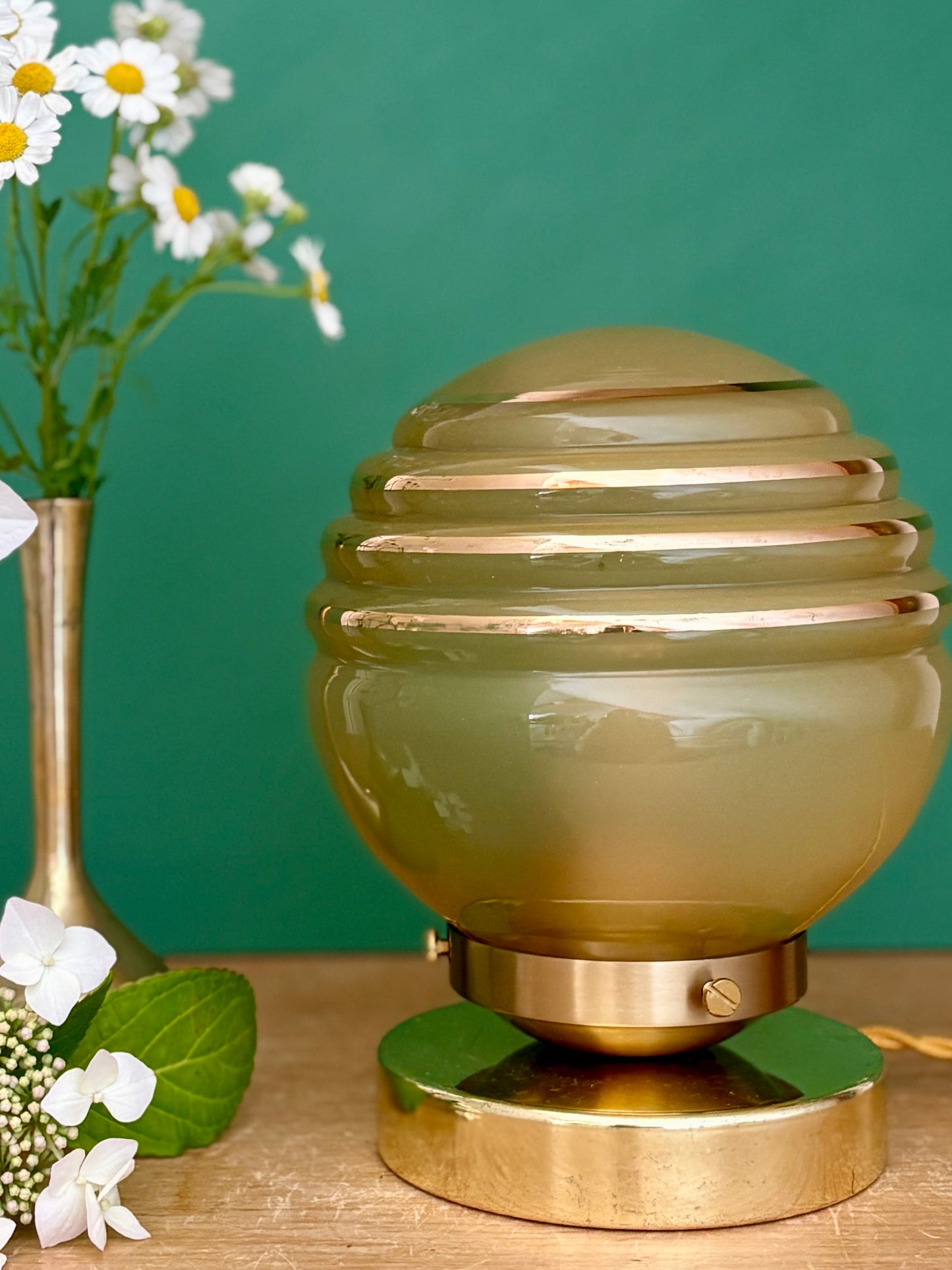 Lampe à poser globe vintage en verre jaune et or