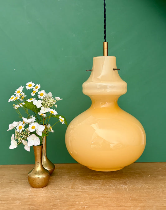 Suspension globe vintage en opaline jaune