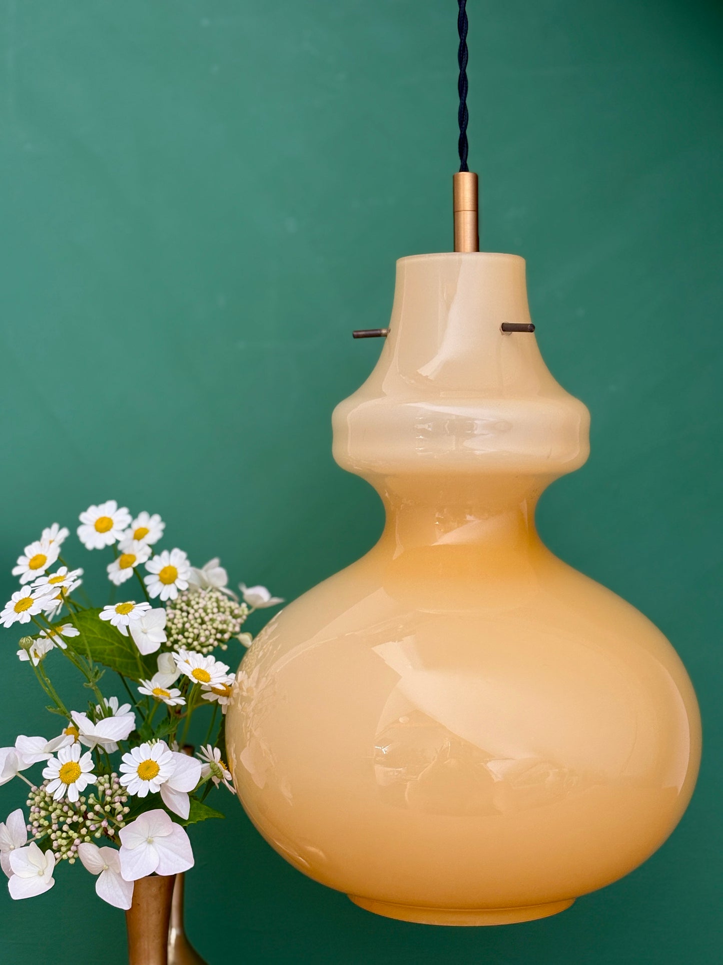 Suspension globe vintage en opaline jaune
