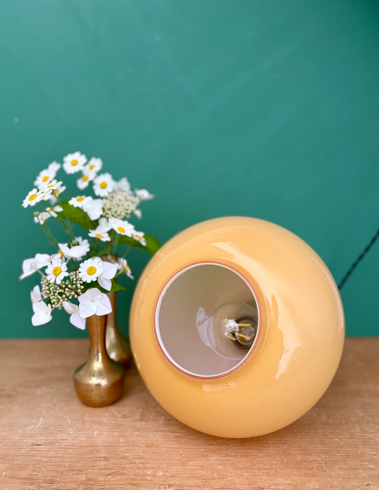 Suspension globe vintage en opaline jaune
