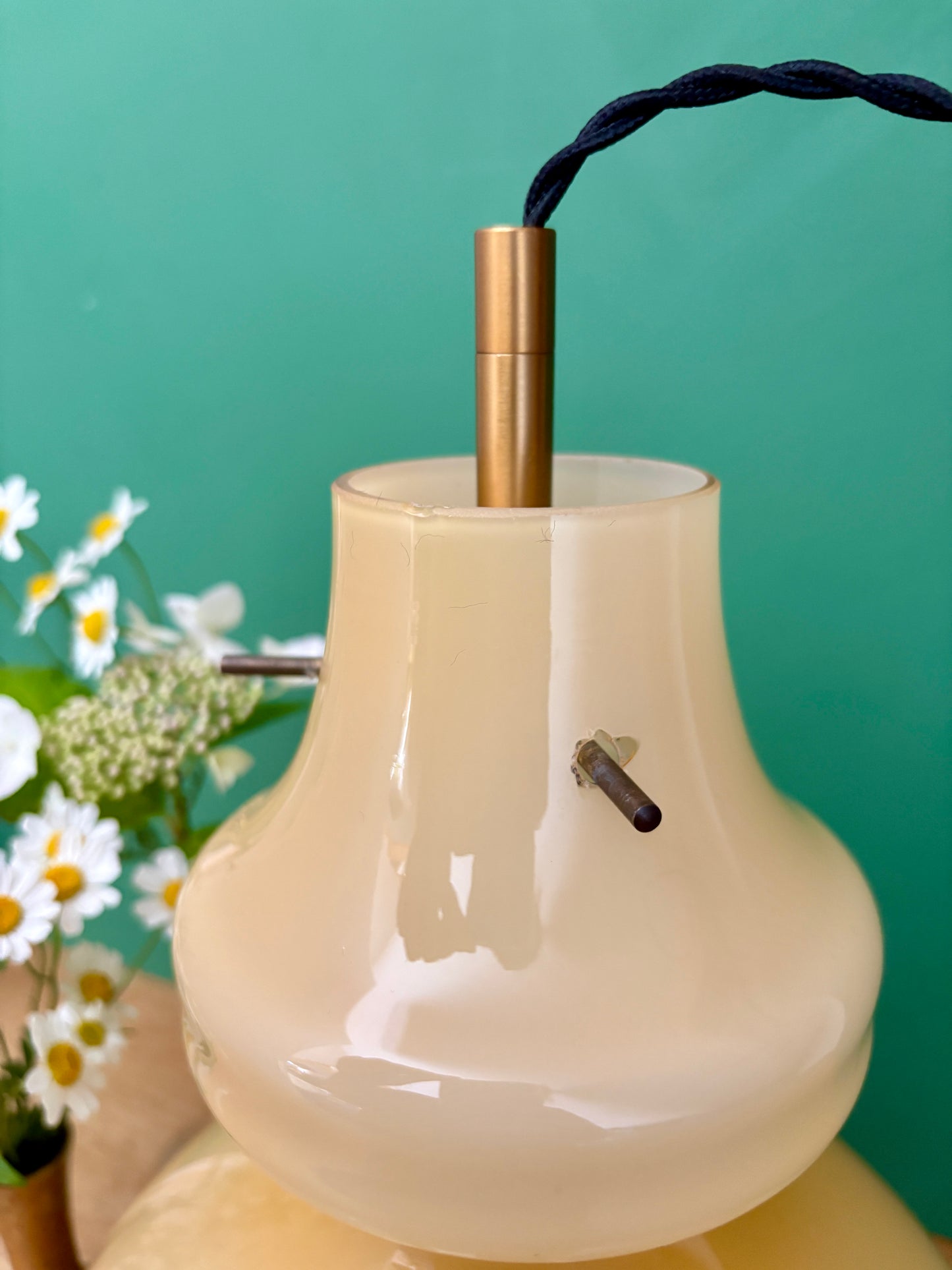 Suspension globe vintage en opaline jaune