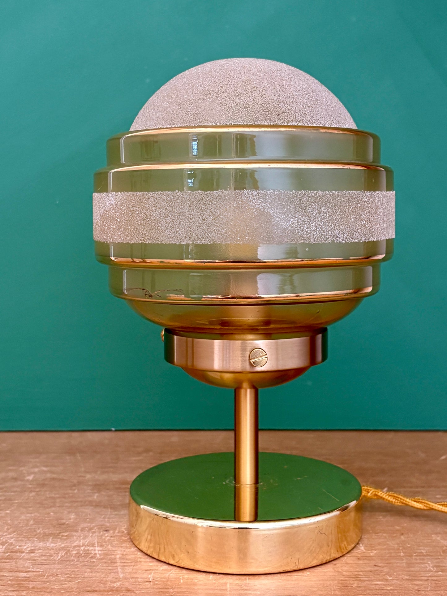 Lampe à poser globe vintage en verre granité jaune et or