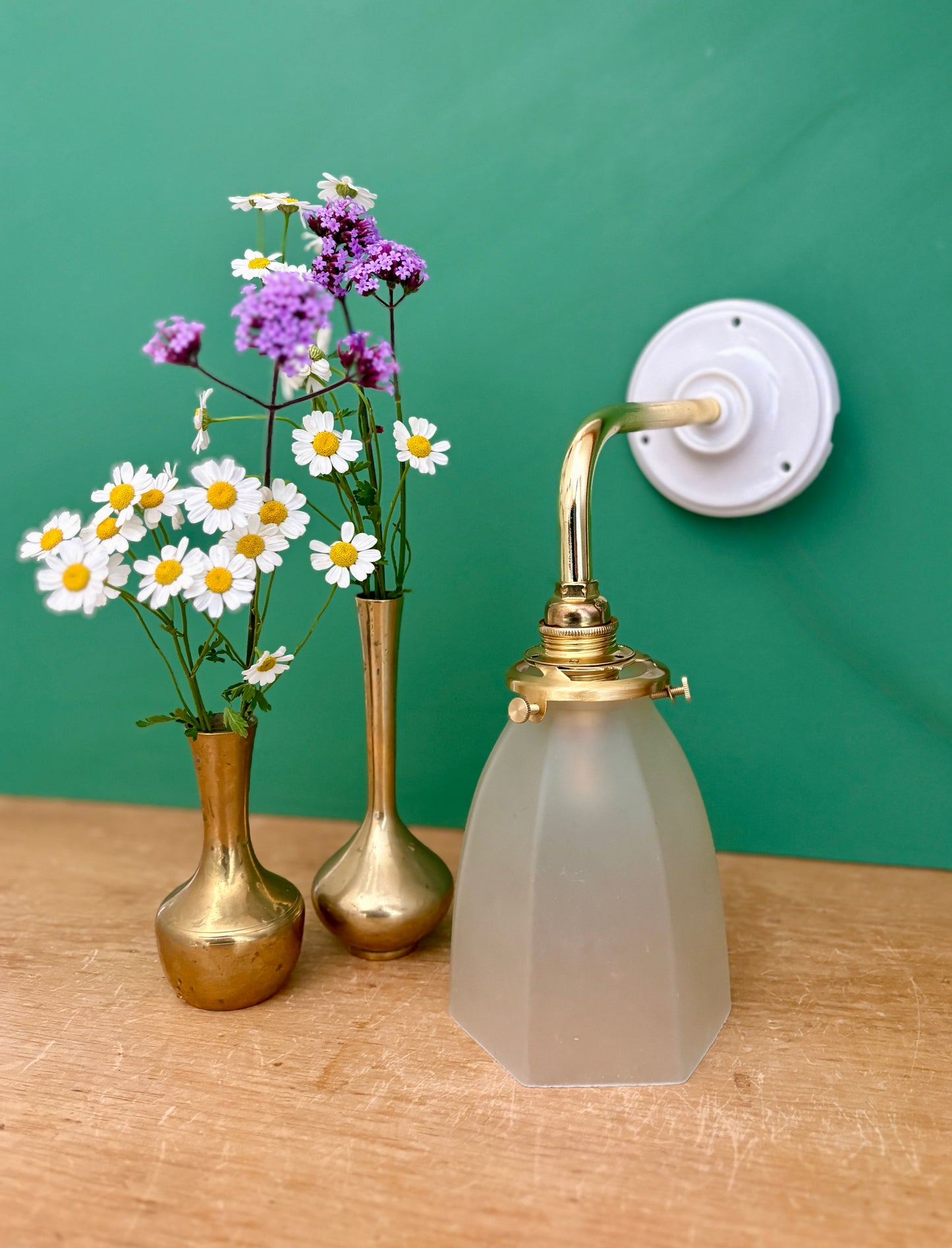 Applique coudée tulipe vintage en verre dépoli