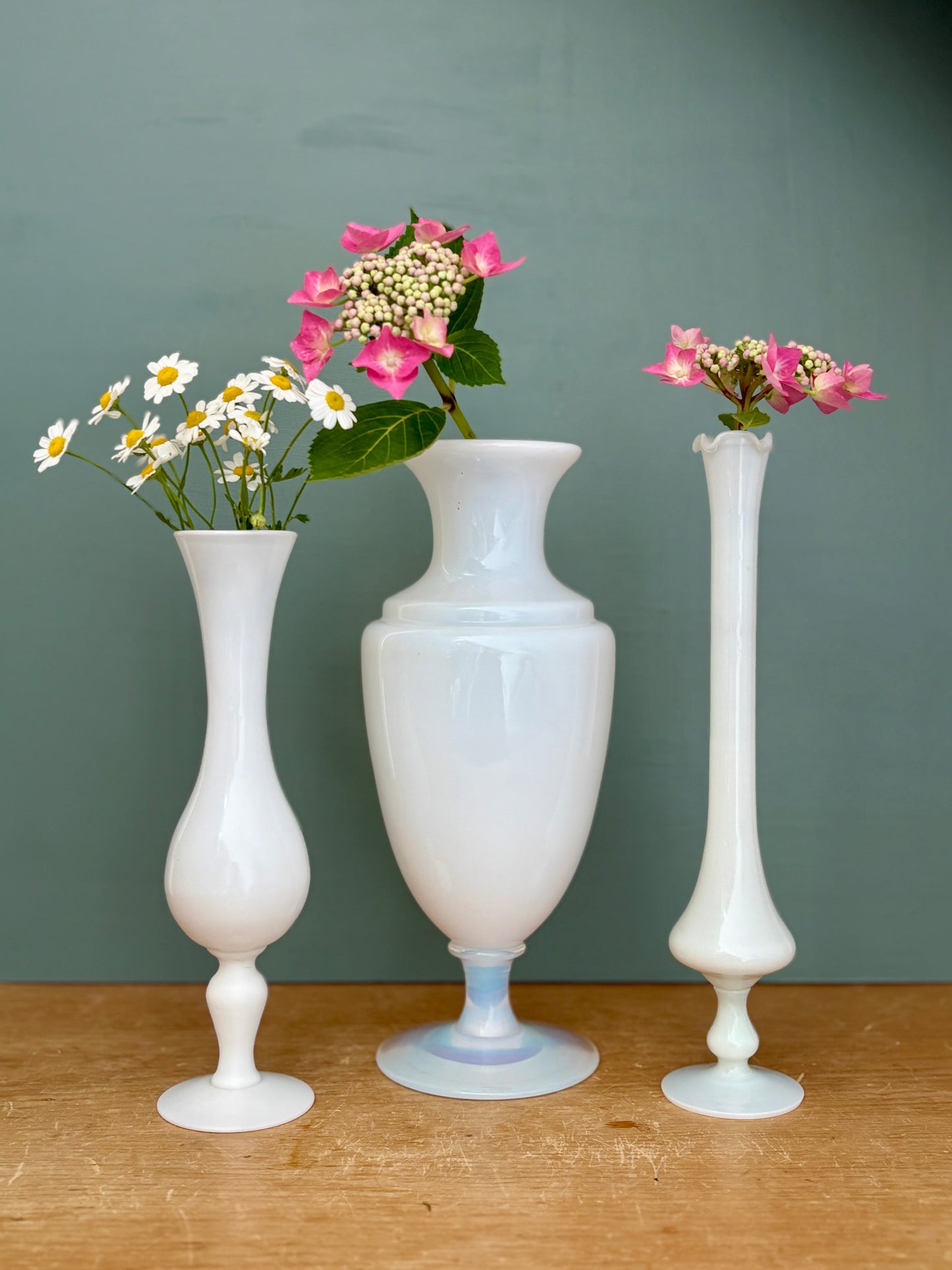 Lot de 3 vases/soliflores vintage en opaline blanche