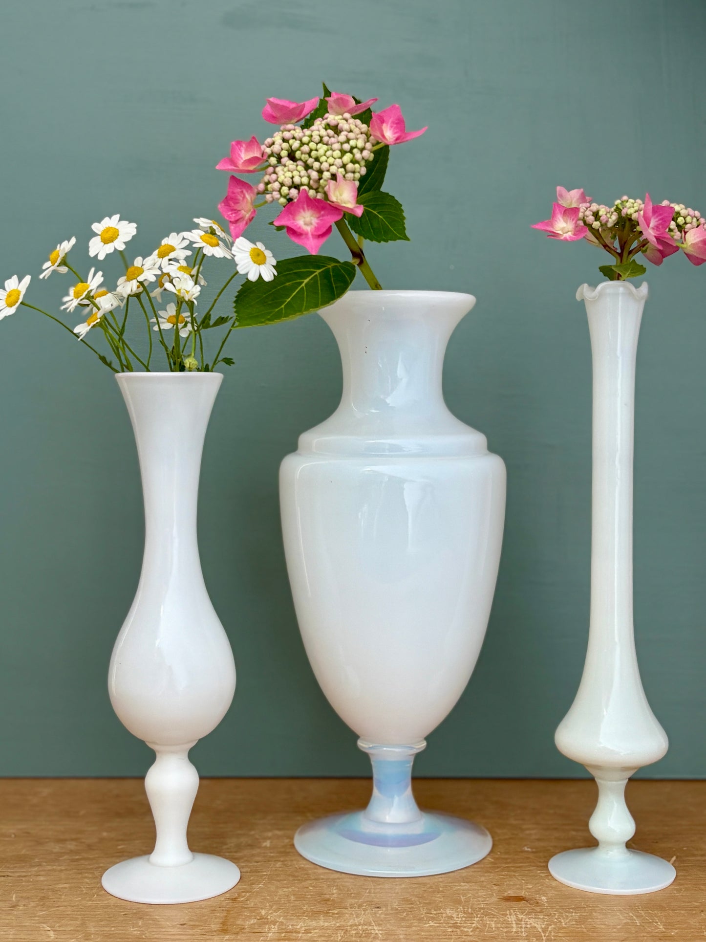 Lot de 3 vases/soliflores vintage en opaline blanche