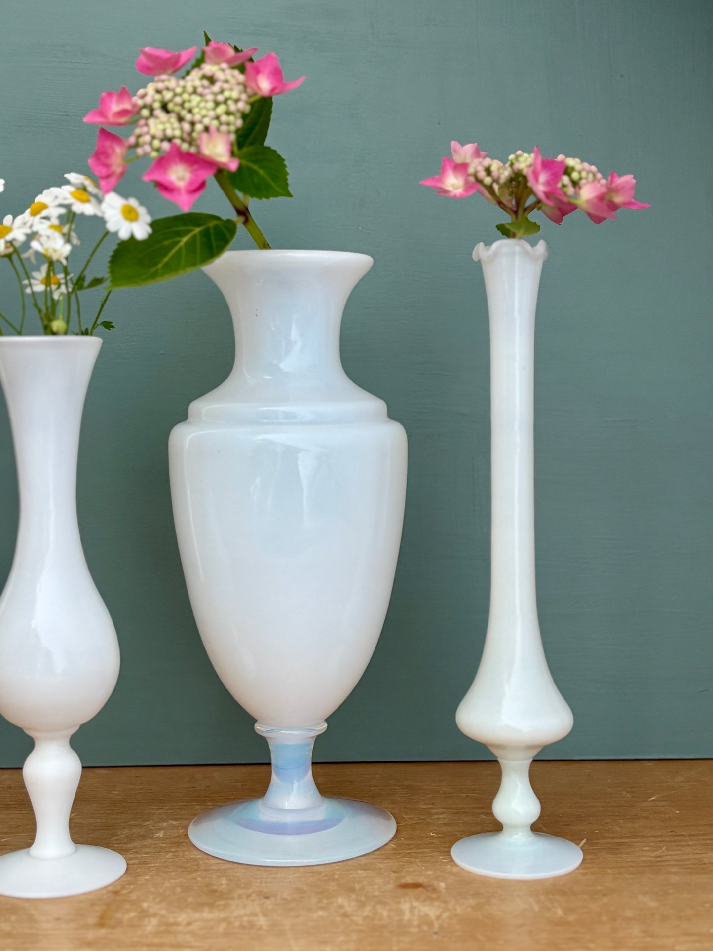 Lot de 3 vases/soliflores vintage en opaline blanche