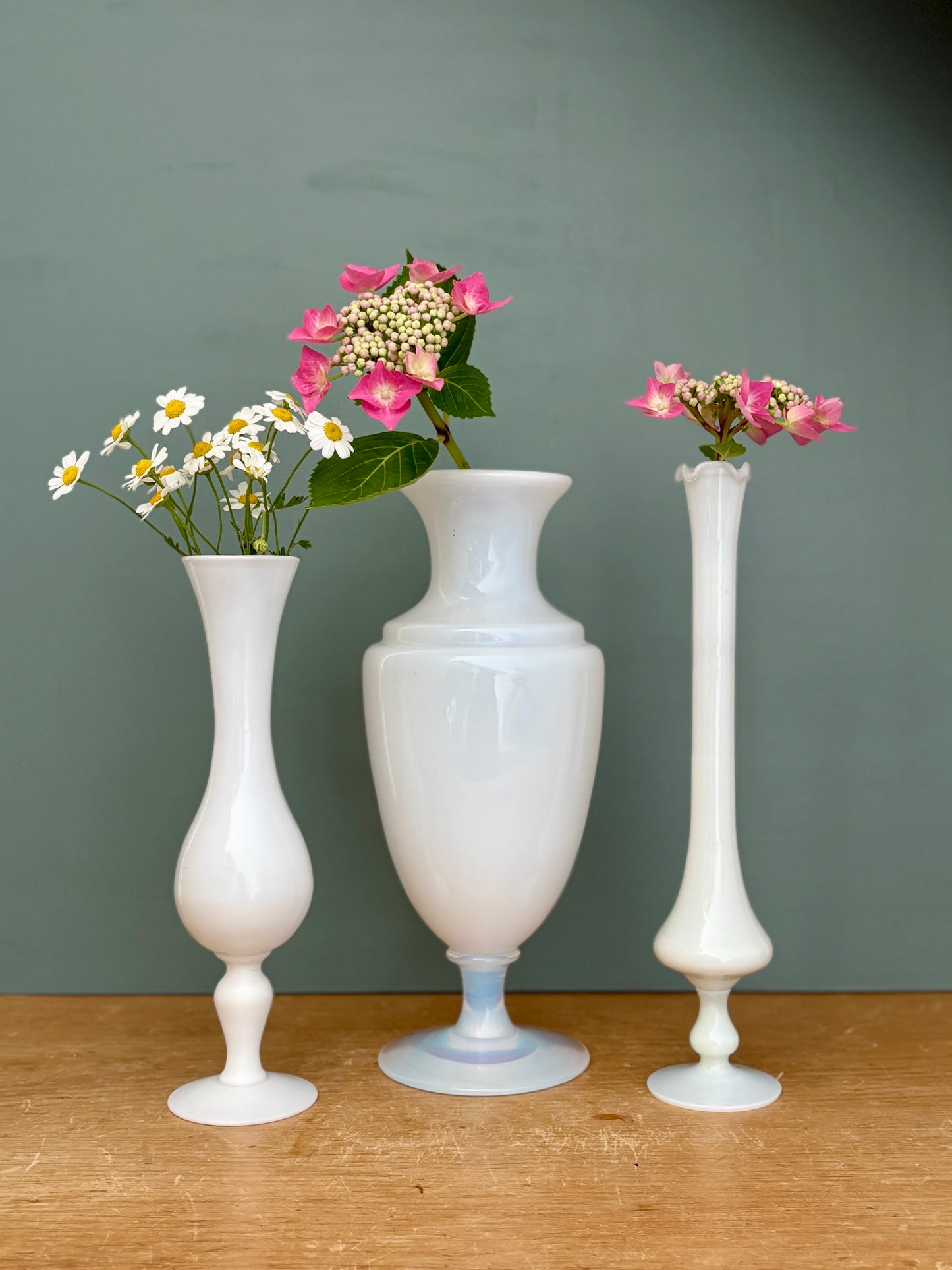 Lot de 3 vases/soliflores vintage en opaline blanche