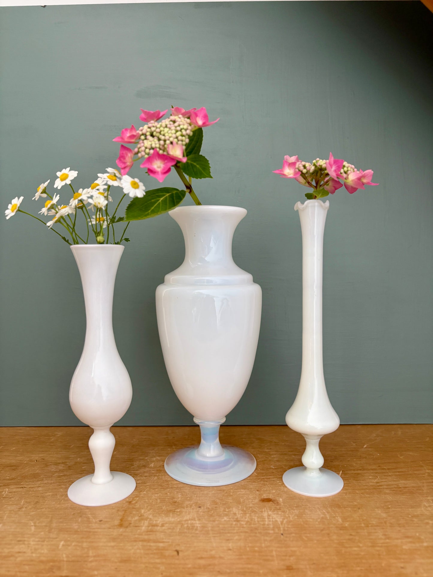 Lot de 3 vases/soliflores vintage en opaline blanche