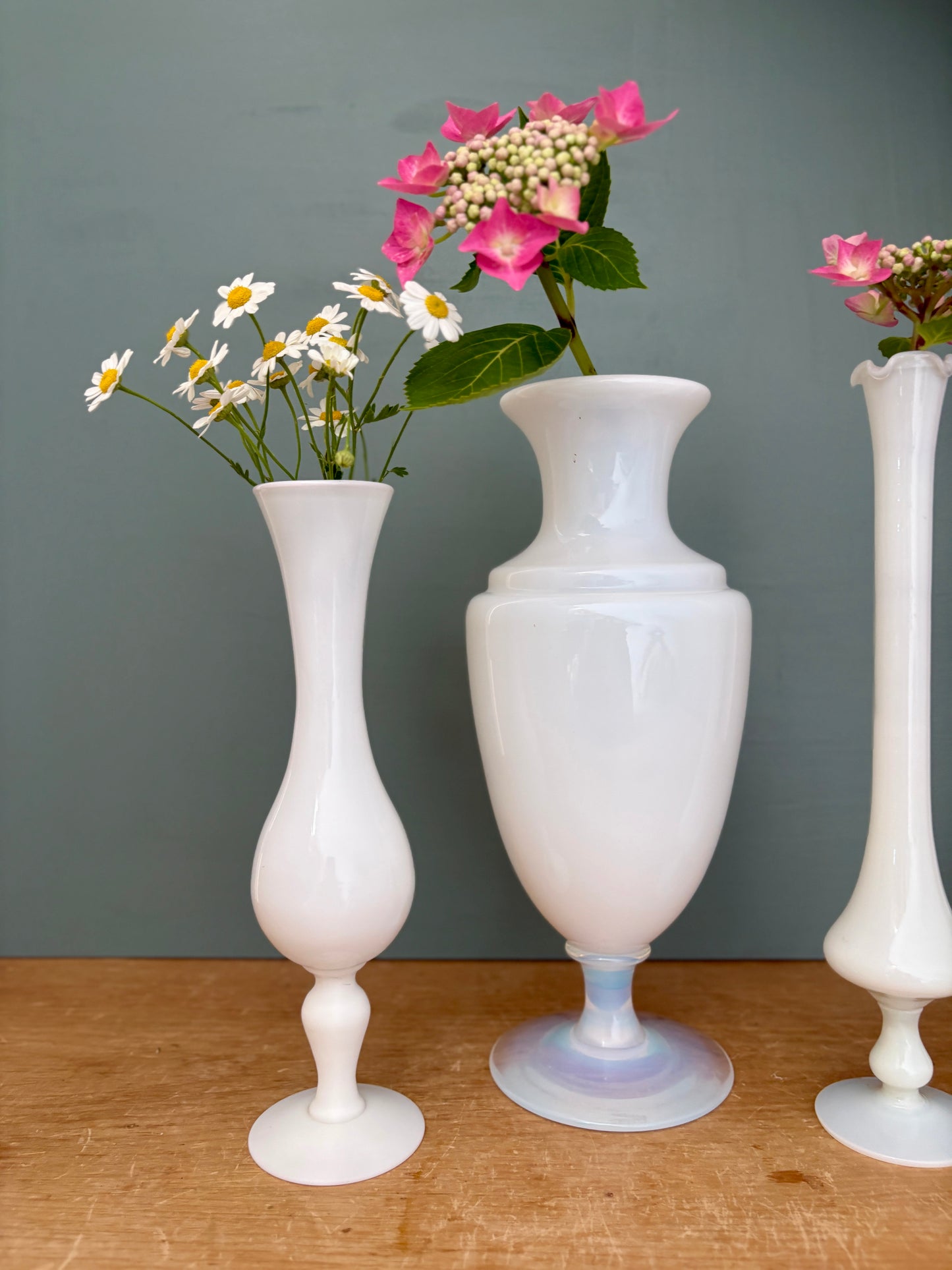 Lot de 3 vases/soliflores vintage en opaline blanche