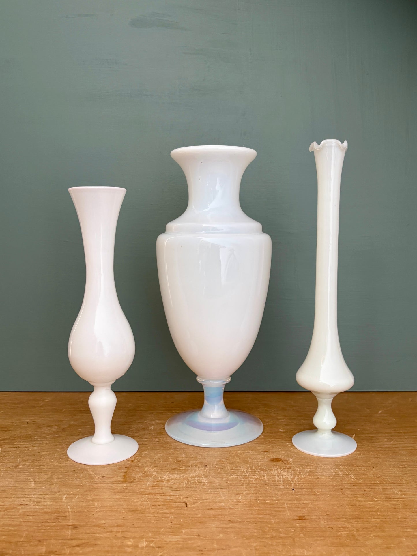 Lot de 3 vases/soliflores vintage en opaline blanche