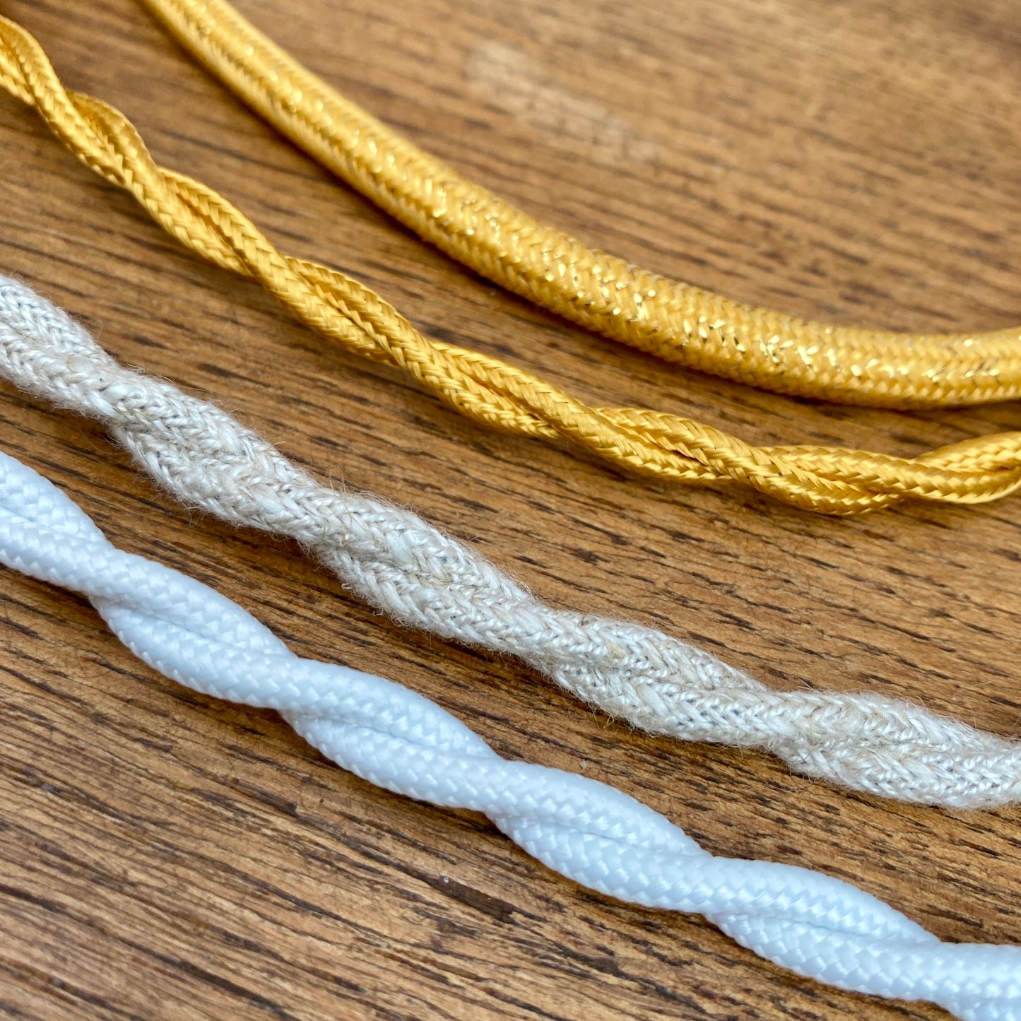 Suspension globe vintage en verre ambré