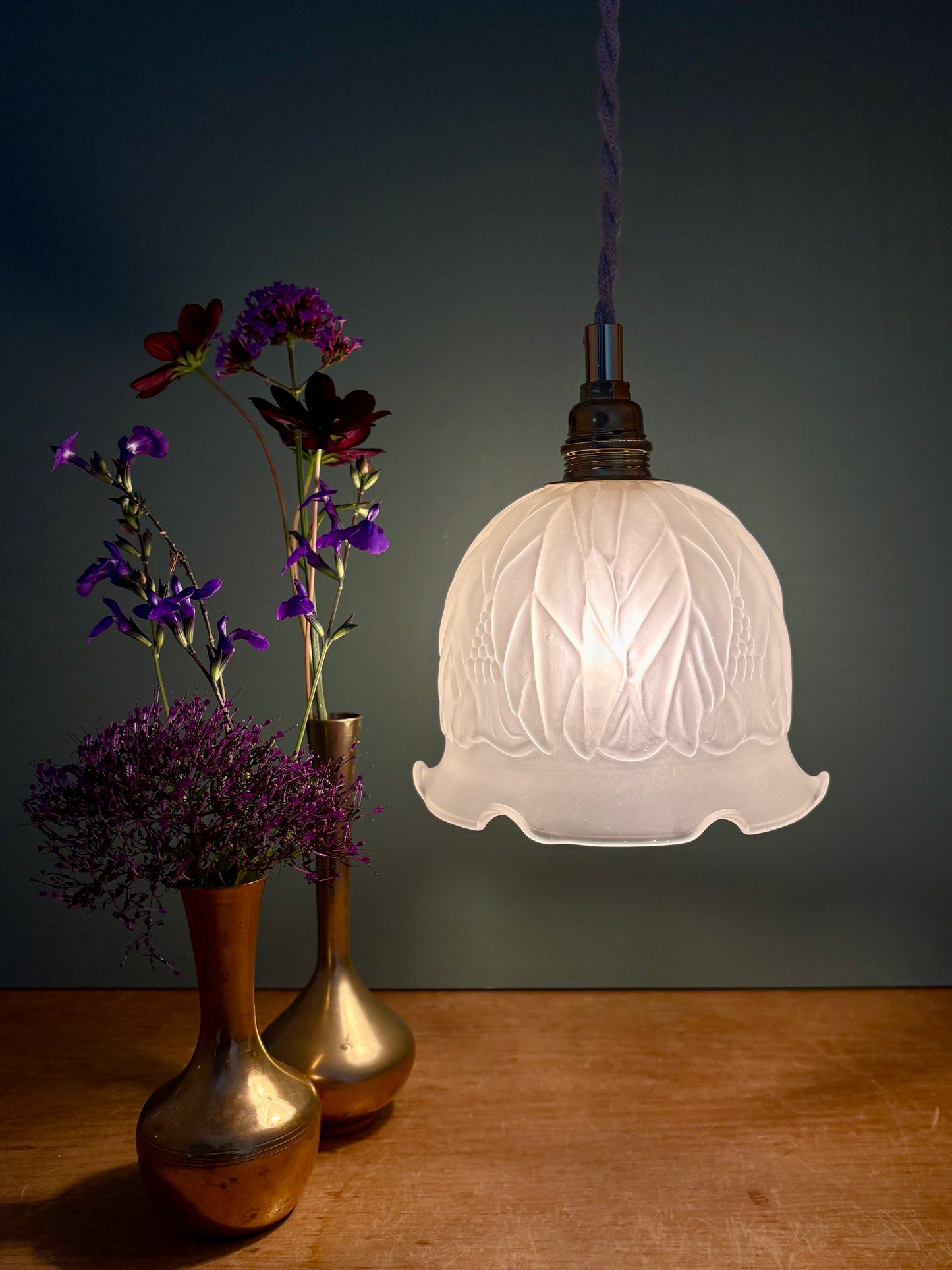 Suspension tulipe vintage en verre dépoli