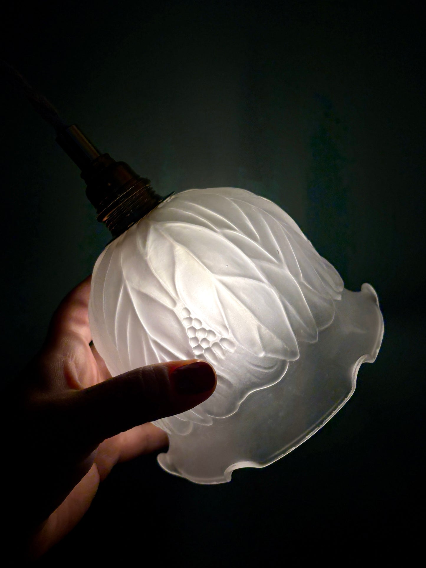 Suspension tulipe vintage en verre dépoli