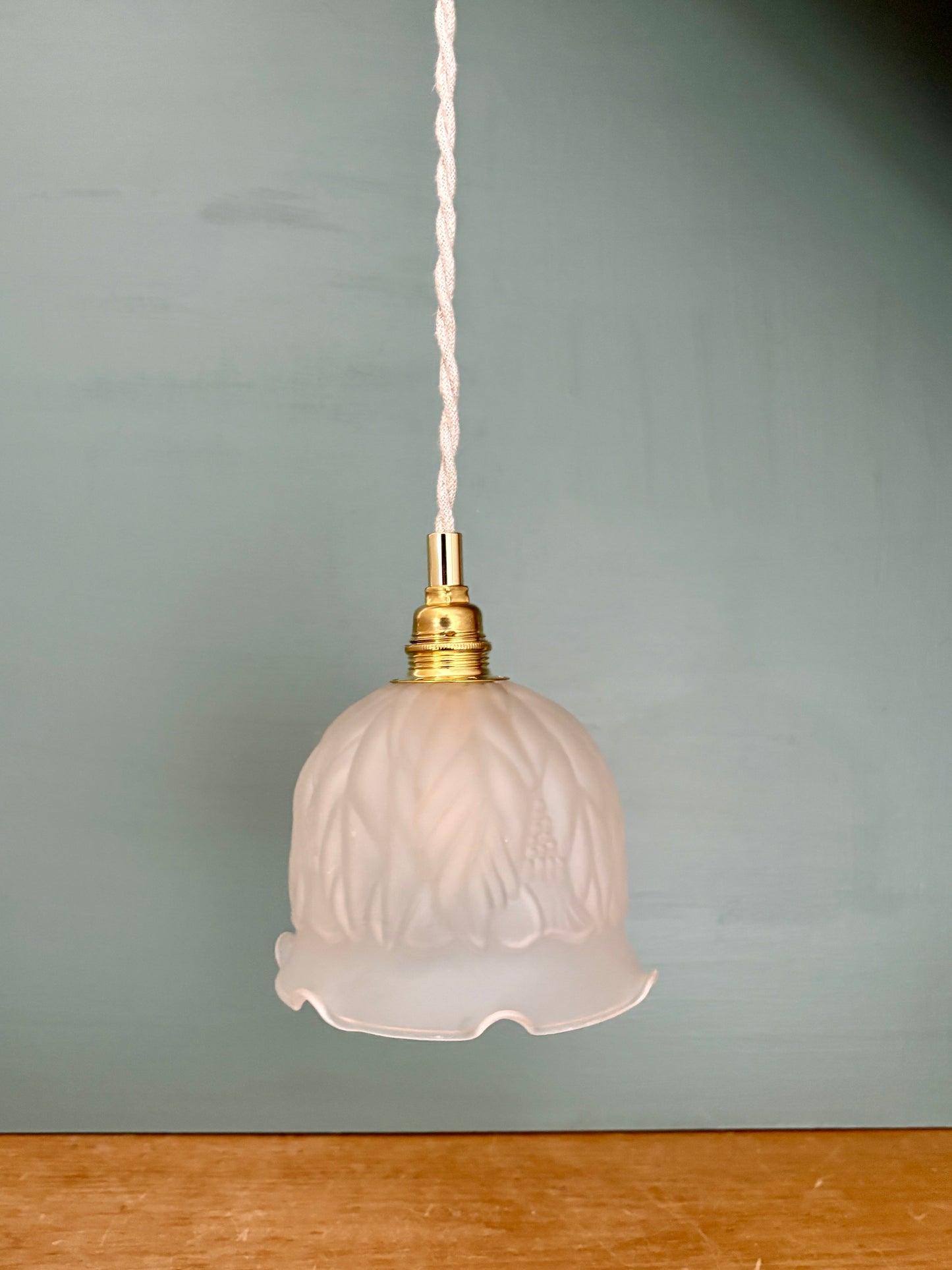 Suspension tulipe vintage en verre dépoli