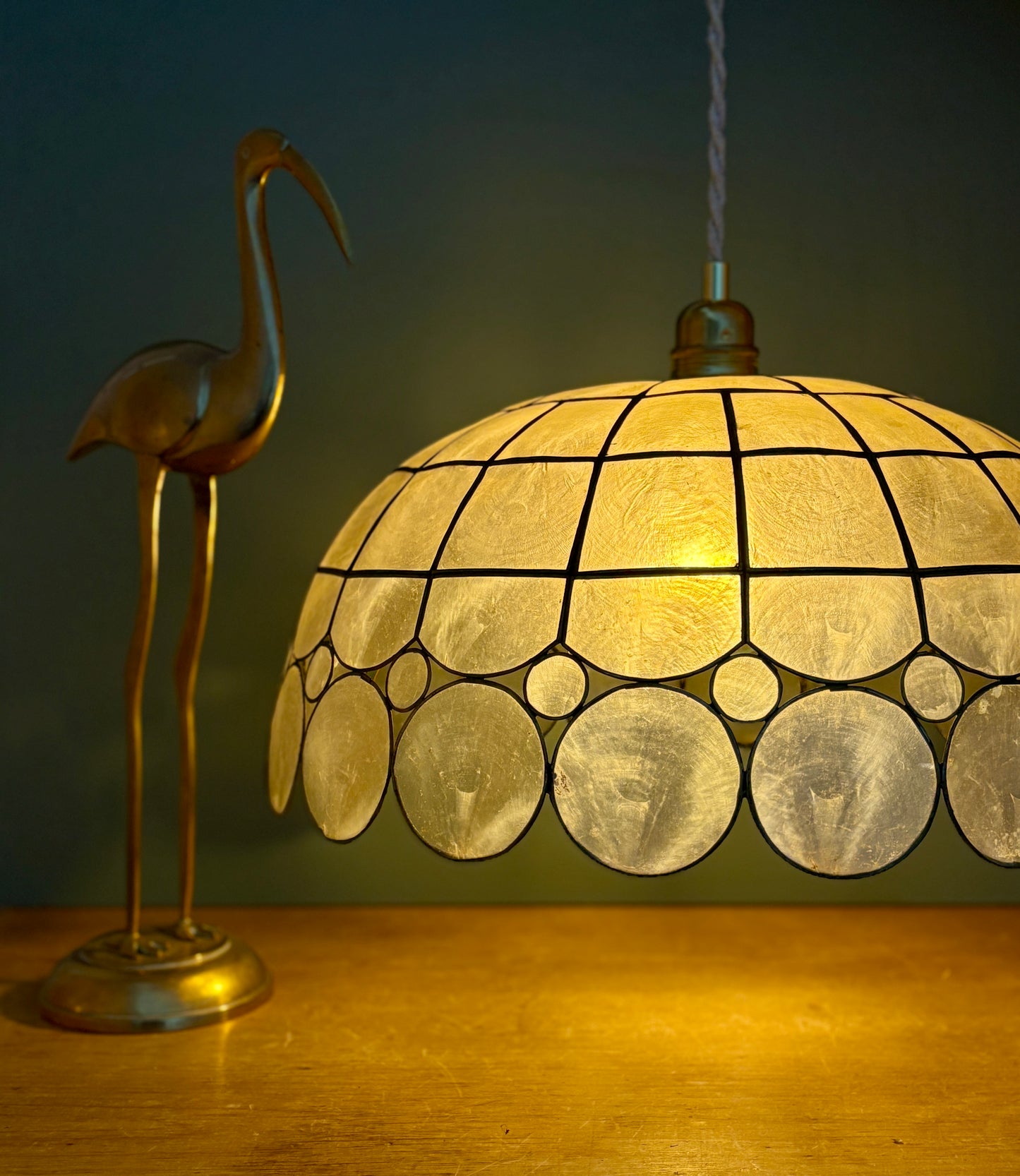 Suspension abat-jour en nacre et laiton vintage XXL