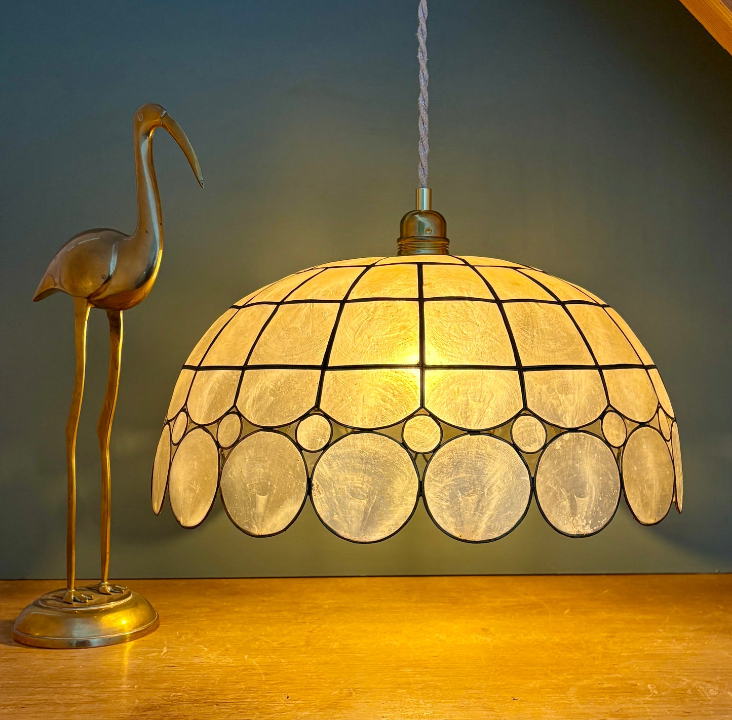 Suspension abat-jour en nacre et laiton vintage XXL