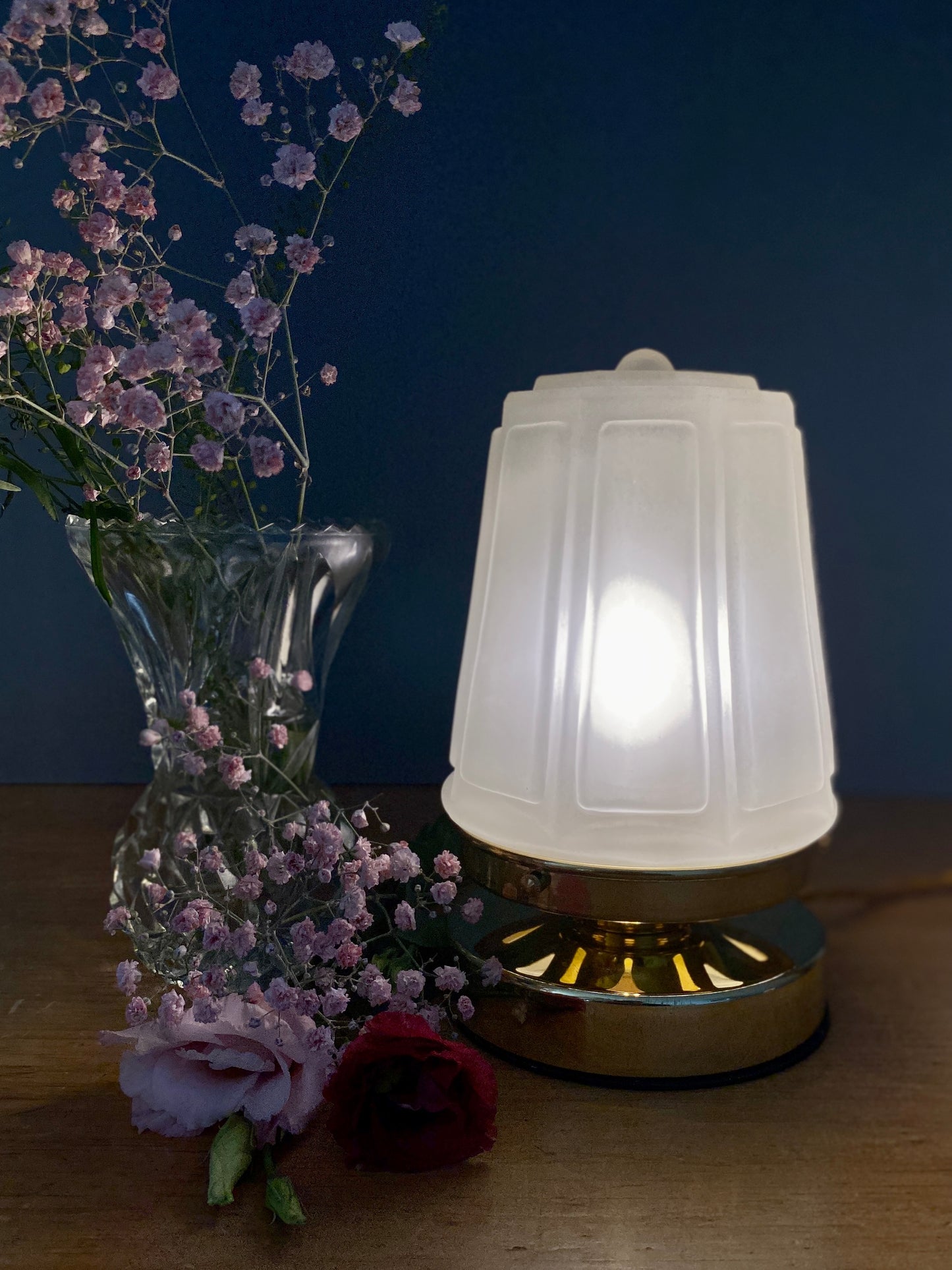 Lampe à poser globe vintage art déco en verre dépoli