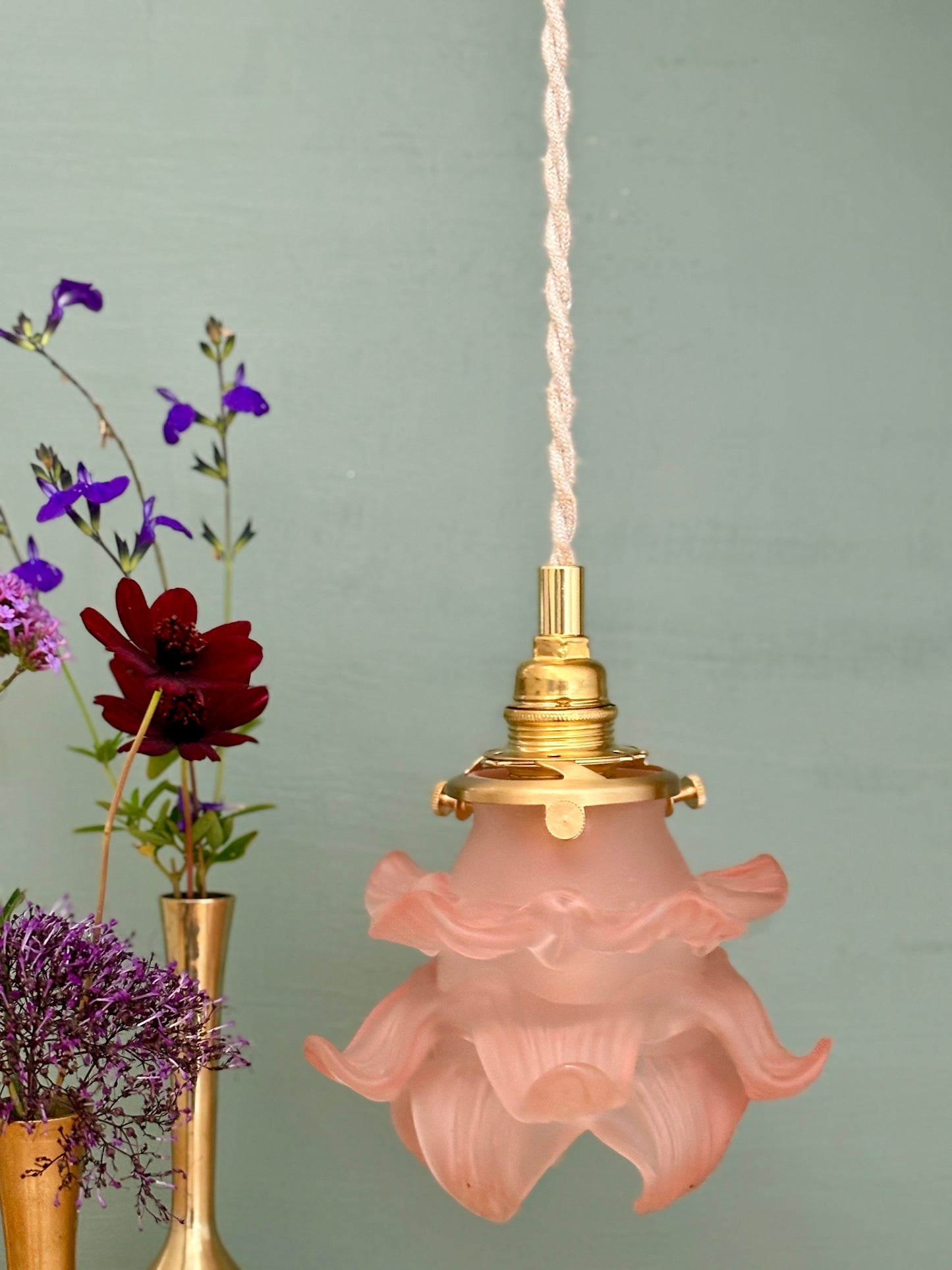 Suspension tulipe vintage en verre dépoli rose en forme de fleur