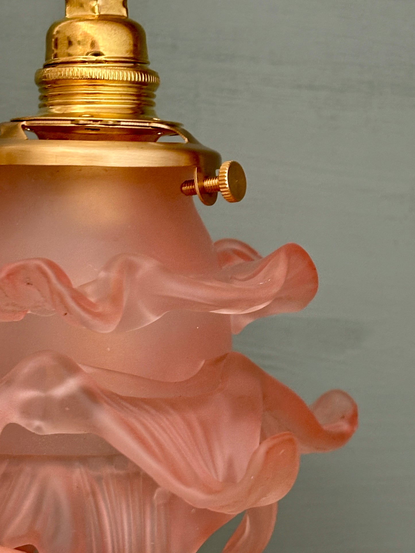 Suspension tulipe vintage en verre dépoli rose en forme de fleur