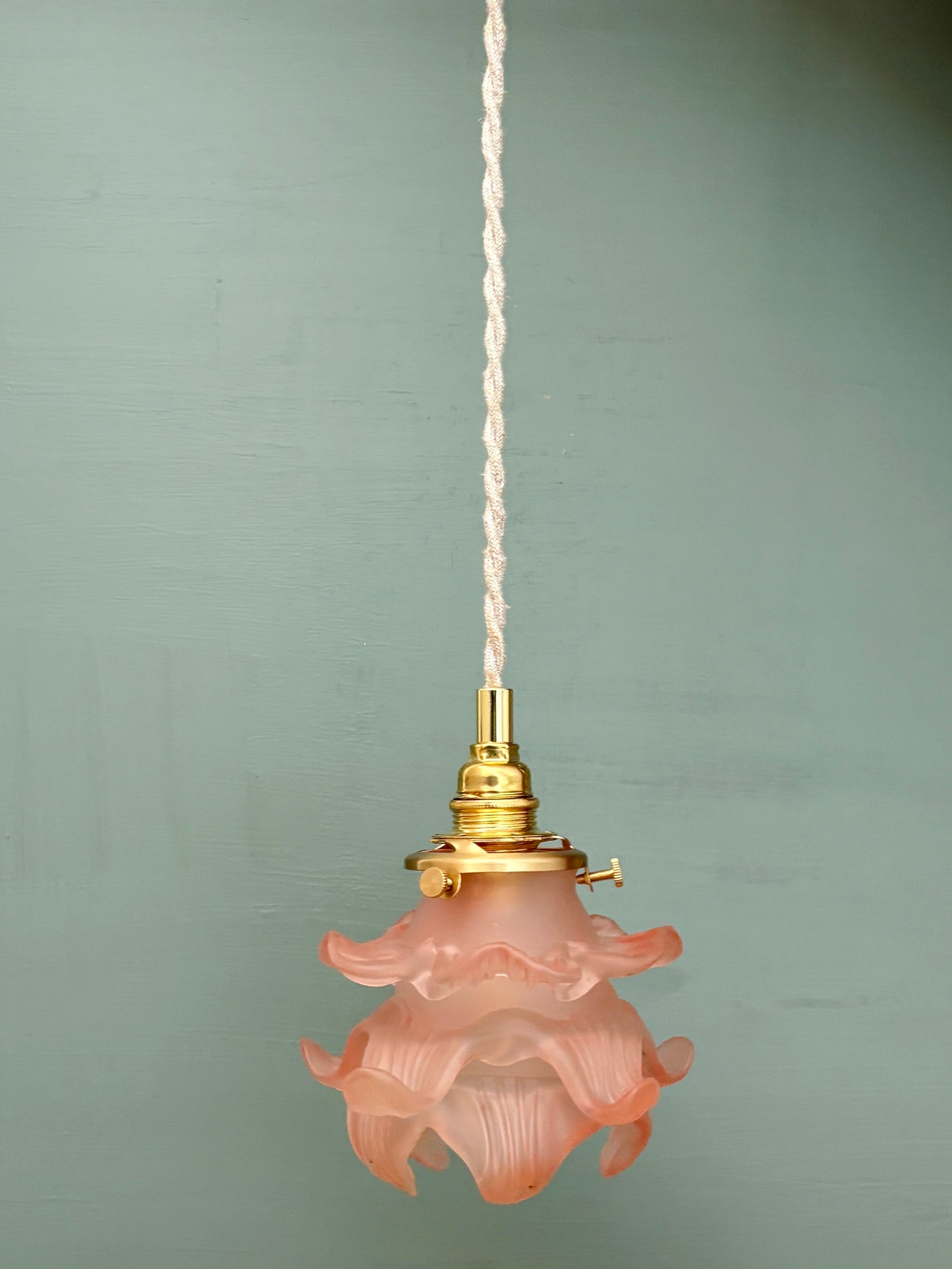 Suspension tulipe vintage en verre dépoli rose en forme de fleur