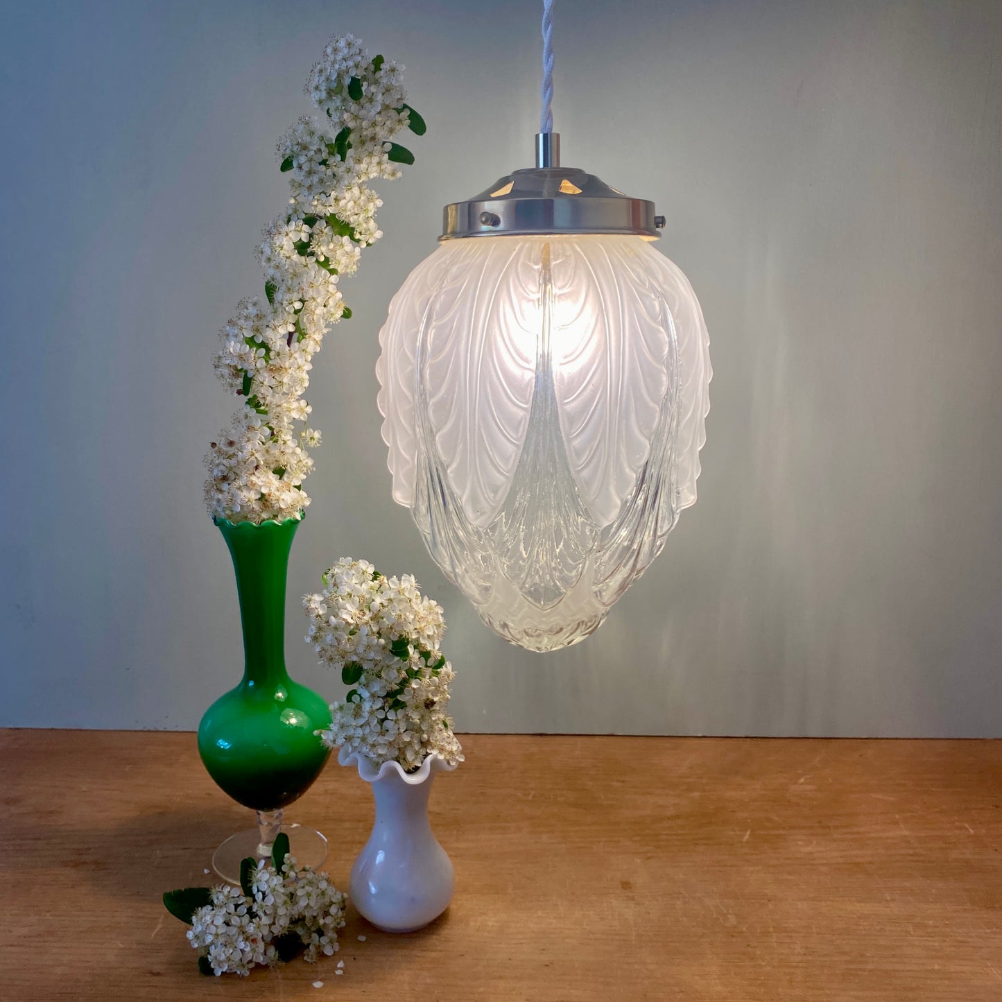 Suspension globe vintage art déco en verre dépoli et transparent