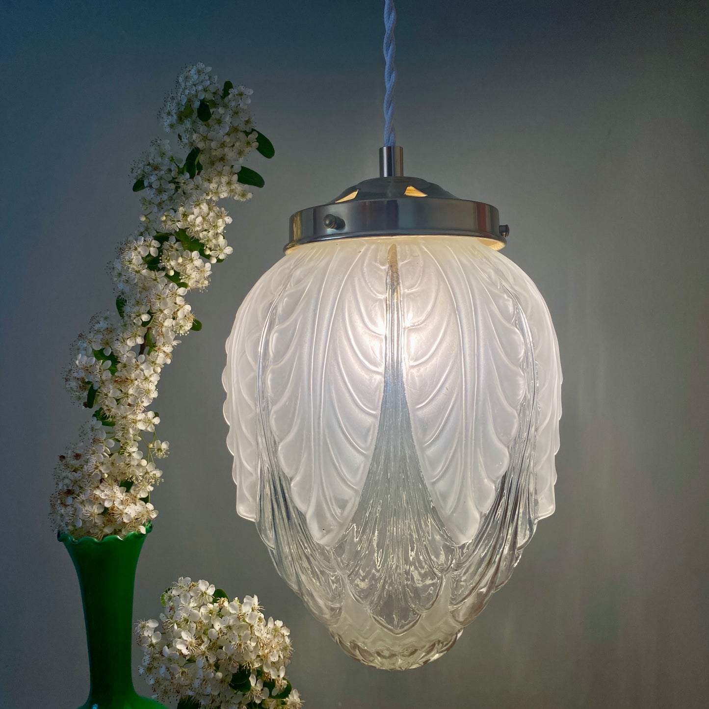 Suspension globe vintage art déco en verre dépoli et transparent